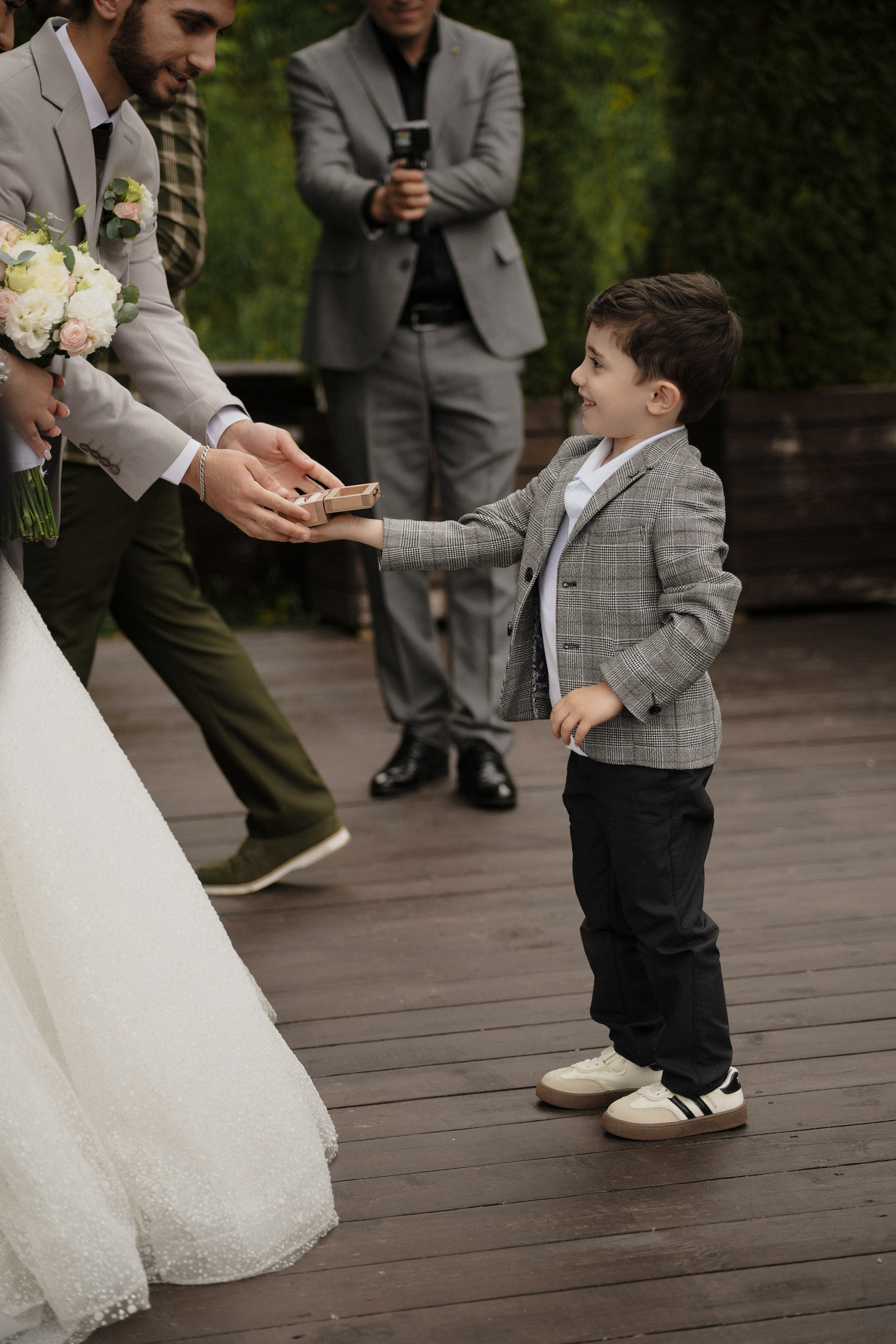 Сборы жениха и невесты, бракосочетание в Савеловском загсе, выездная церемония