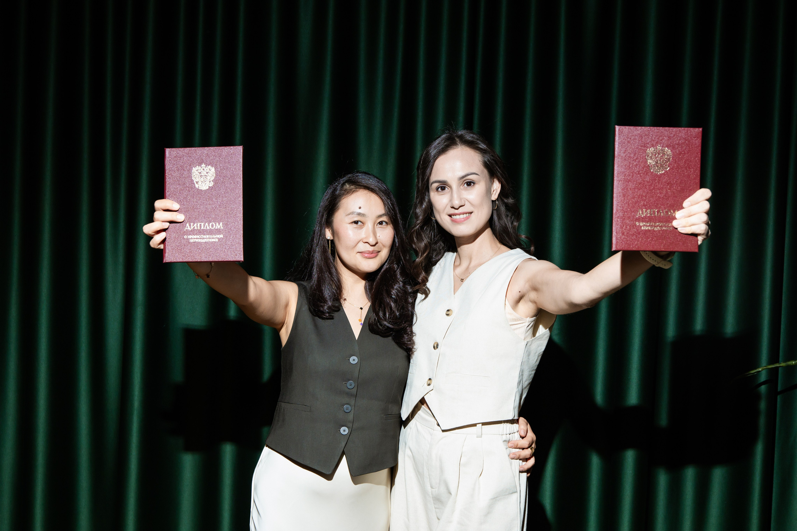 Couch. Свадебный и студийный фотограф в Алматы Ильяс Кырбаев