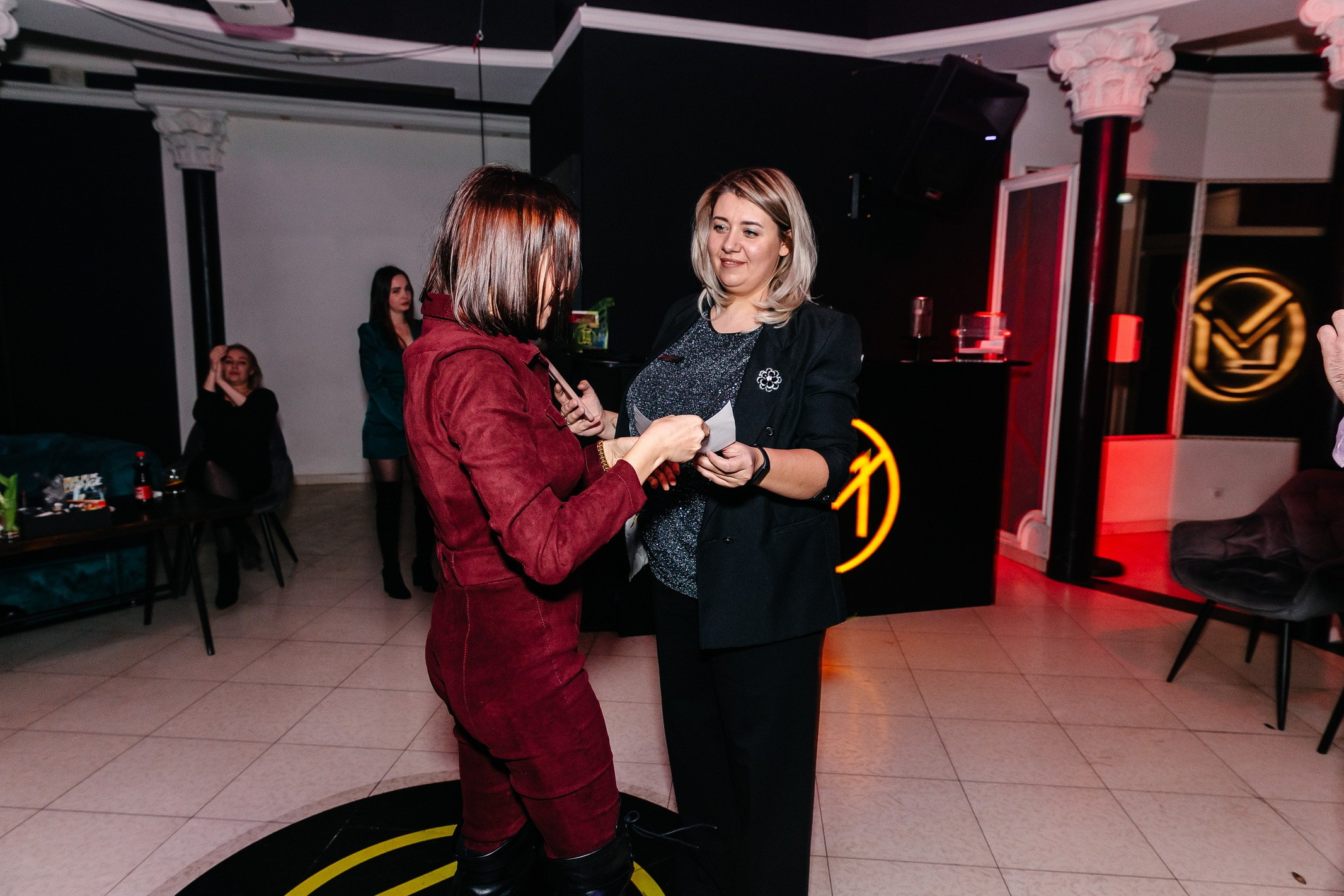 8 марта в лаунж-баре Major 2024. Свадебный, семейный и детский фотограф в Калининграде Елена Кравцова