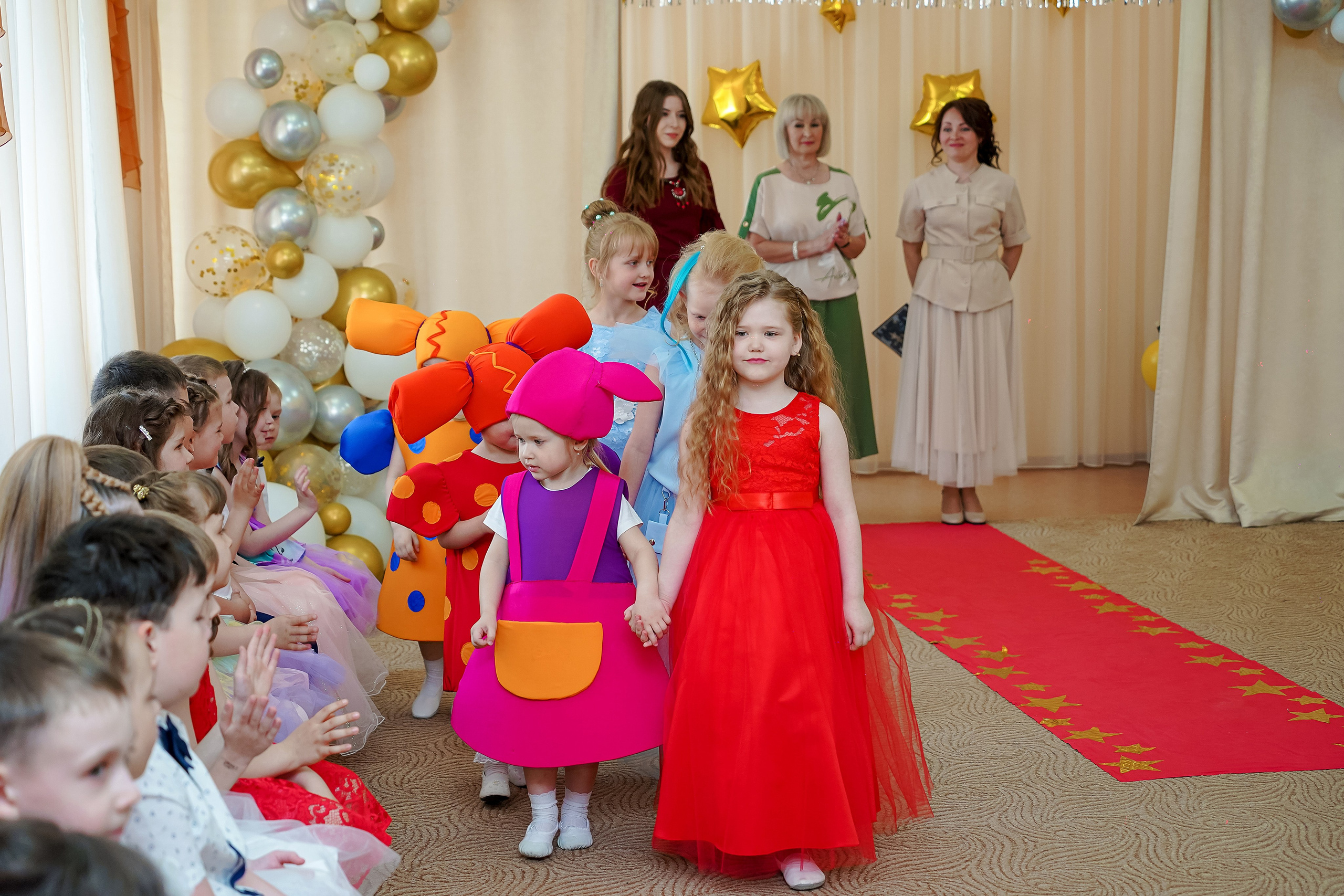 Фотосъемка видеосъёмка фотограф видеооператор новогодних утренников  в. Фотограф, видеооператор Нина Коршунова