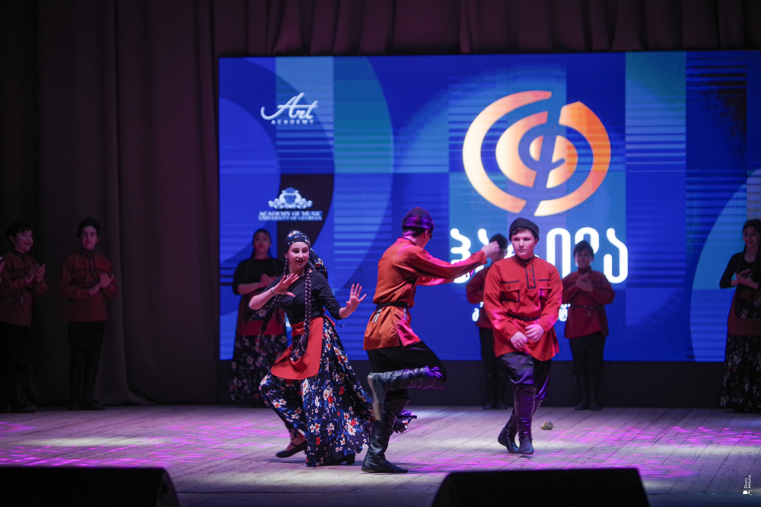 Танцы в Хоби. Портретный фотограф Денис Милютин