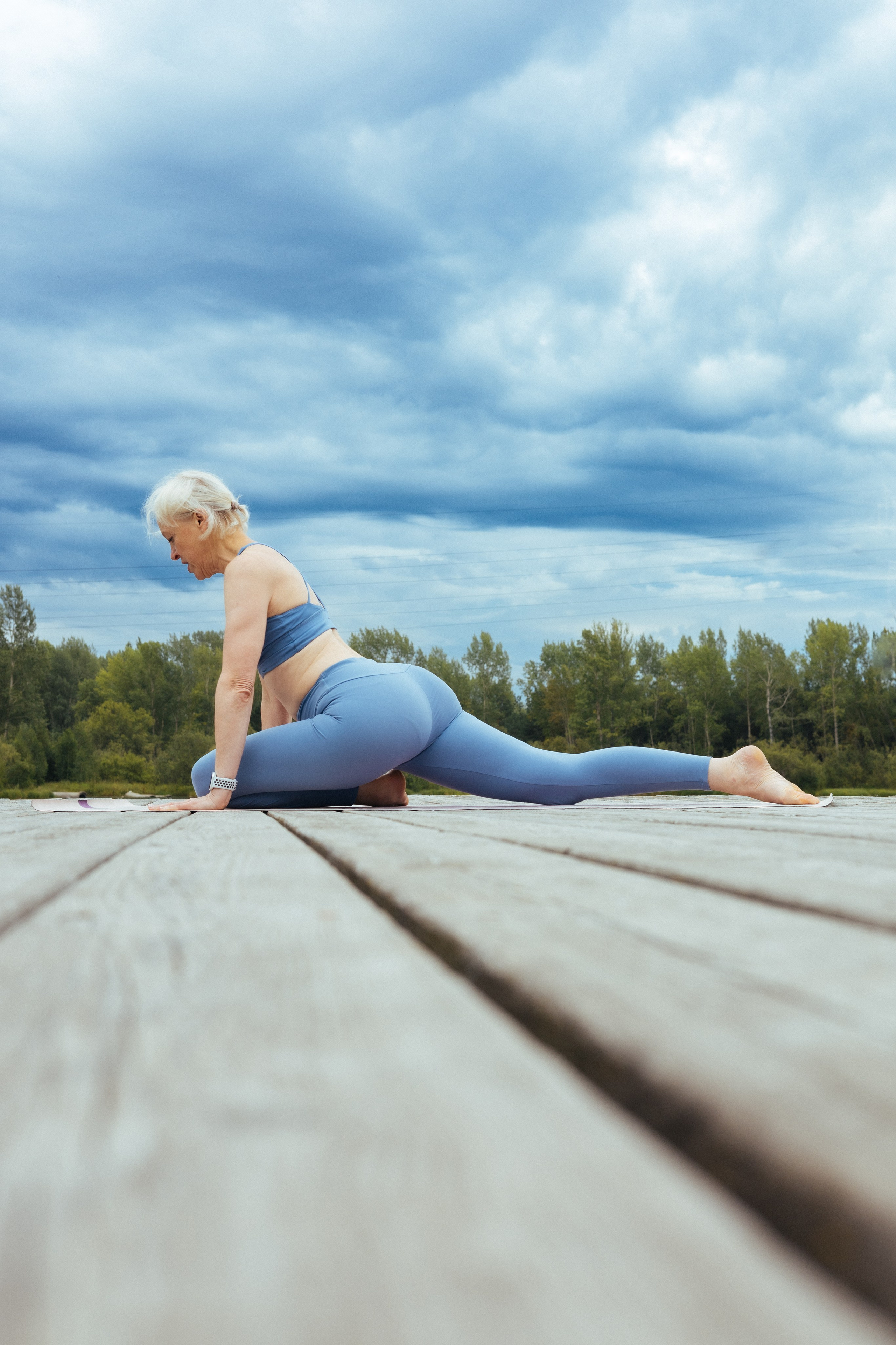 ЙОГА. Фотограф Красноярск съемки лавстори, фотосессия в студии, портретная съемка, творческие фотосессии