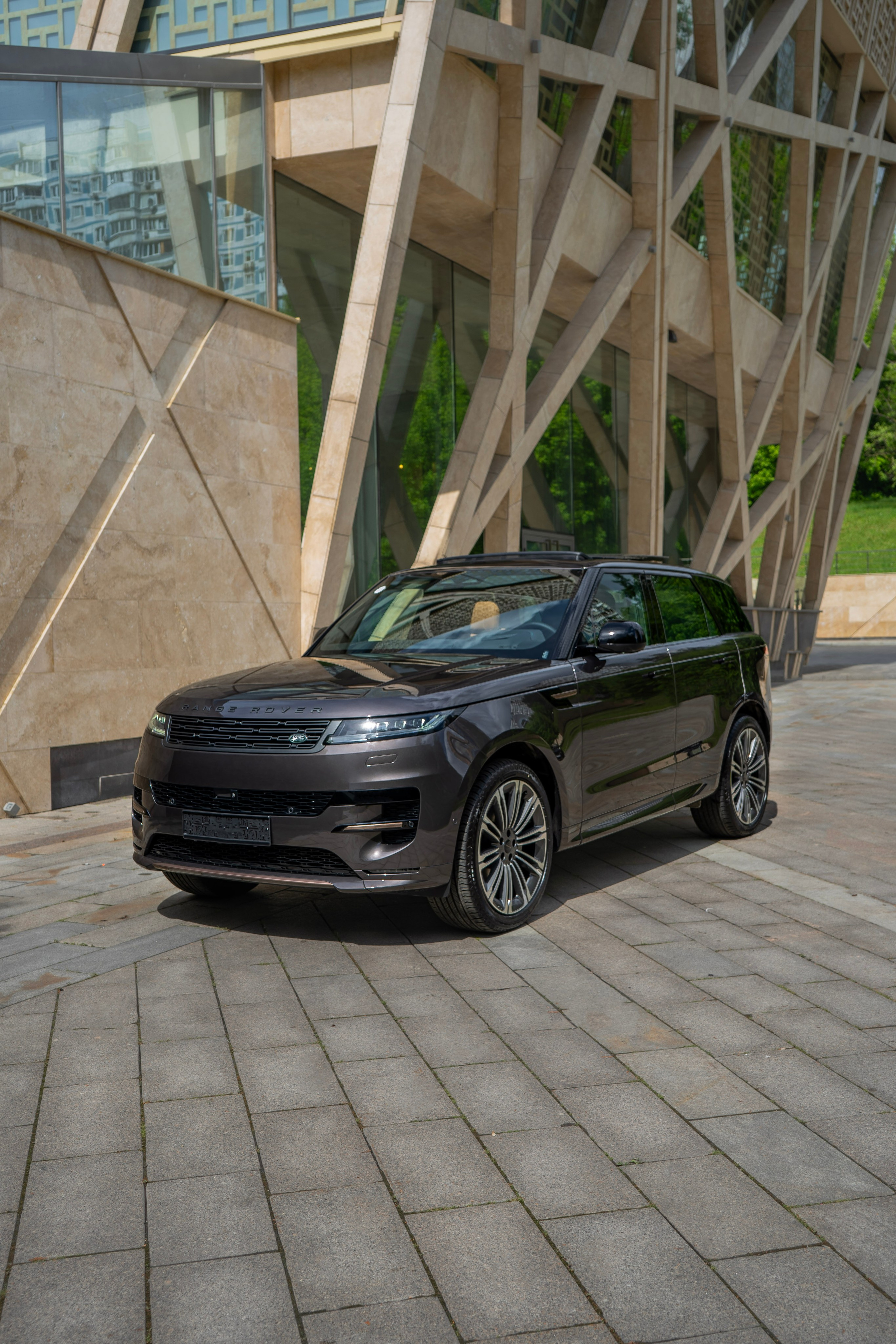 Range Rover Sport 2026. Автомобильный фотограф Ногинск Денис Городок