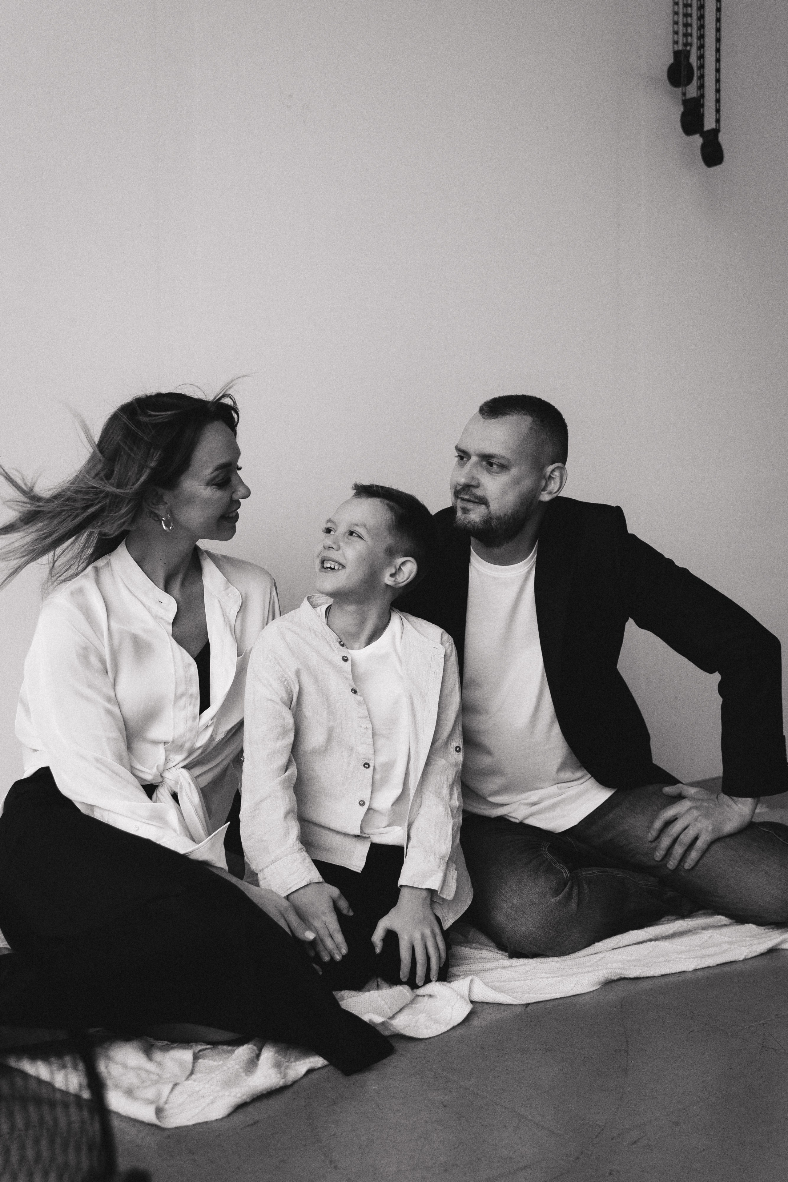 Женя, Юра, Марк. Главная