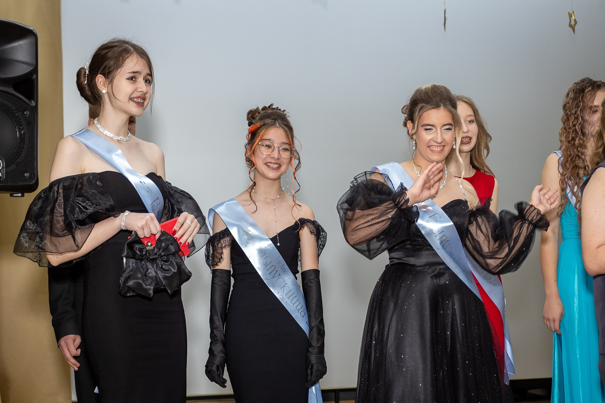 Вручение аттестата и выпускной вечер. Выпускные альбомы Майкоп, Краснодар Елена Золотарева