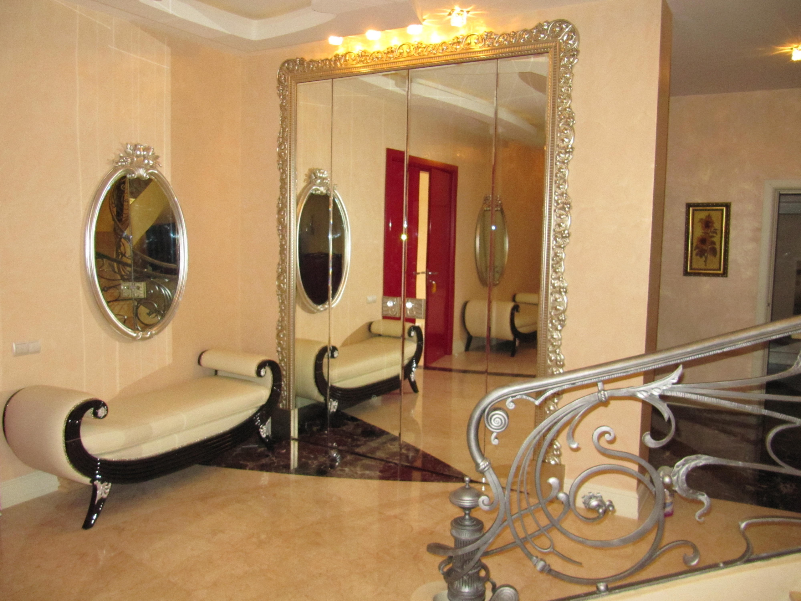 В портфолио вы можете увидеть фото исключительно наших работ. Мебель на заказ по индивидуальным проектам