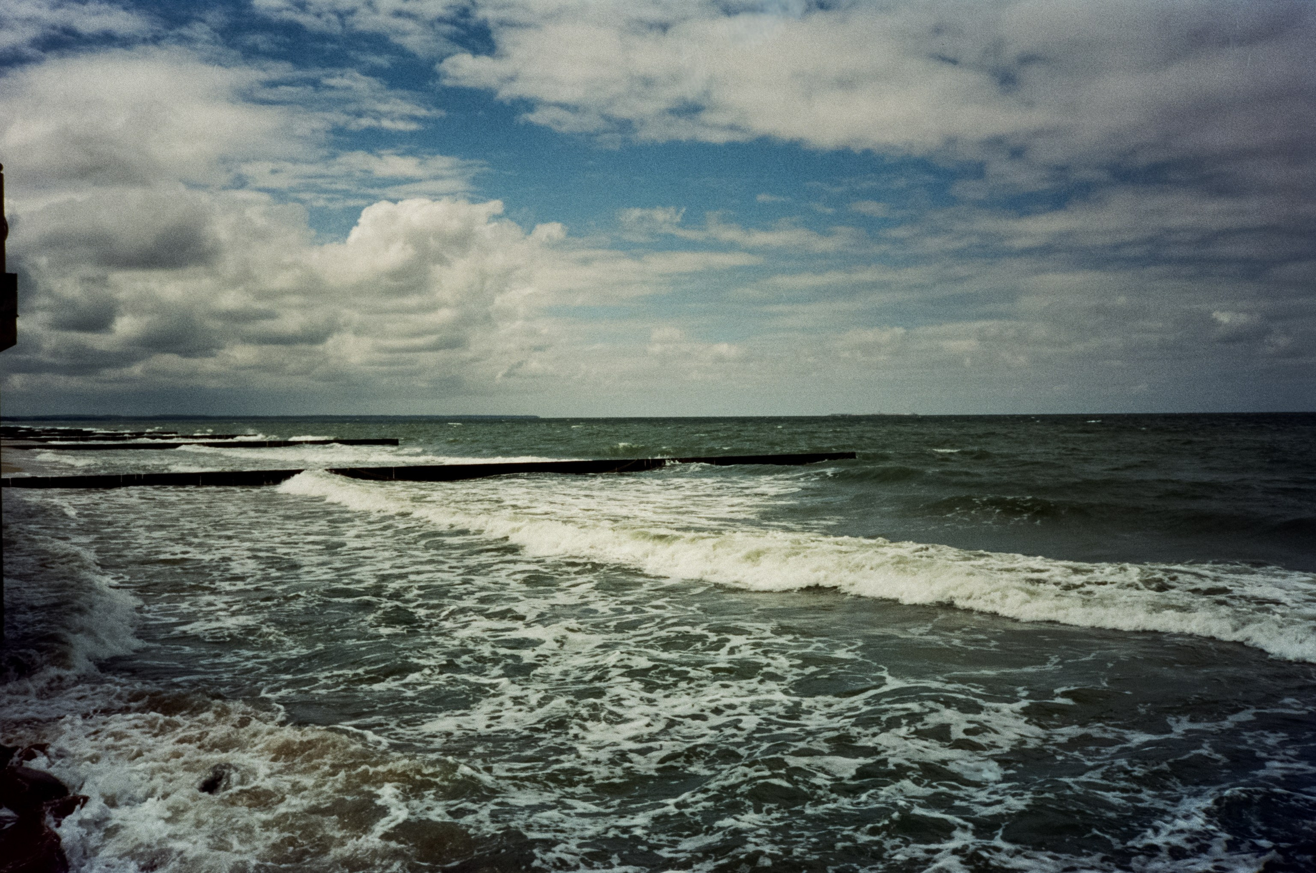 День в Зеленоградске. Суровая Балтика и пряничный кото-городок. Фотограф-документалист Мария Осокина
