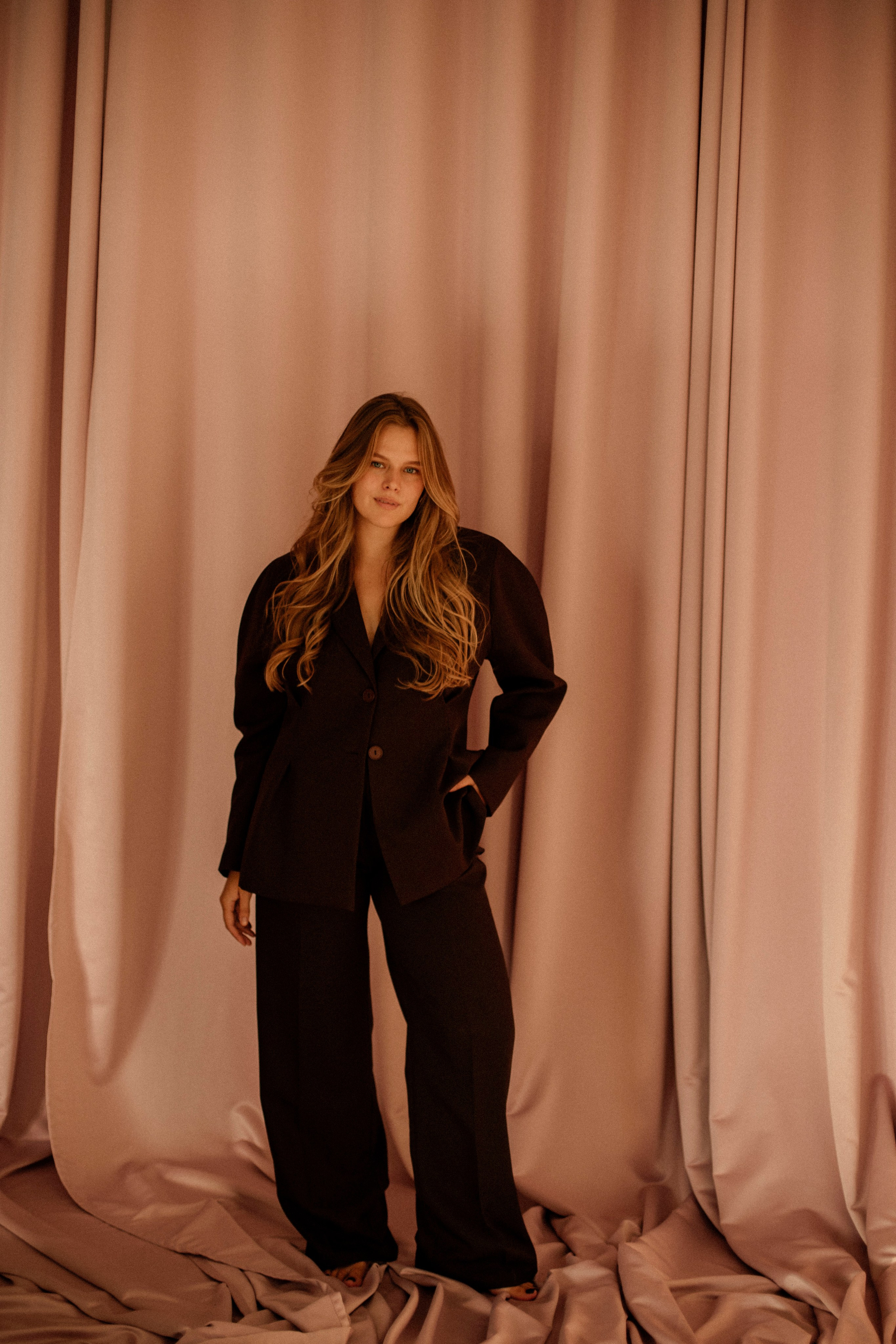 Anna // studio. Photographer Anastasia Kirnosenko