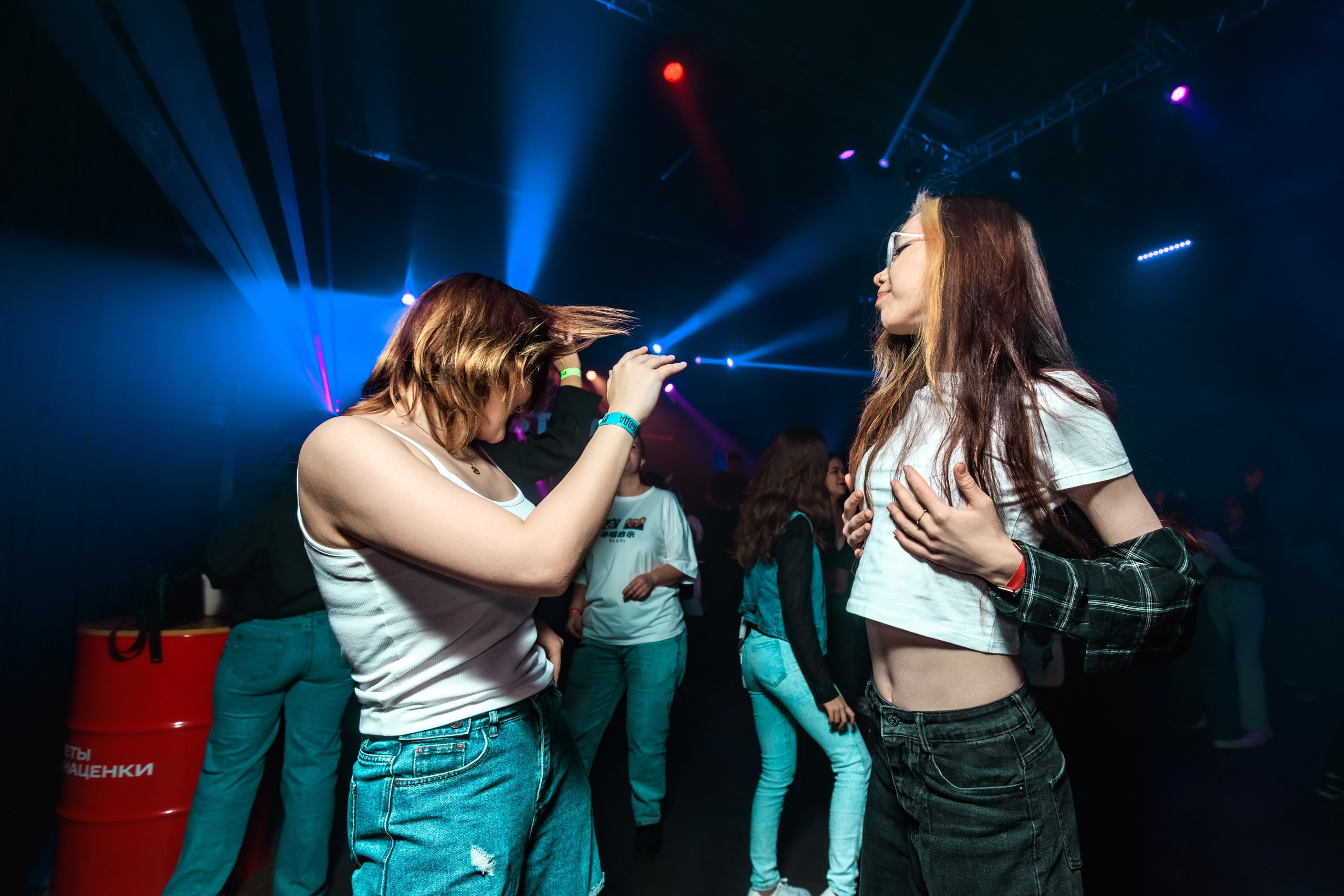 Zodiac party. Репортажный фотограф Екатеринбург | Яркий, качественный репортаж | Концерты, клубы, репортаж, праздники, корпоративы