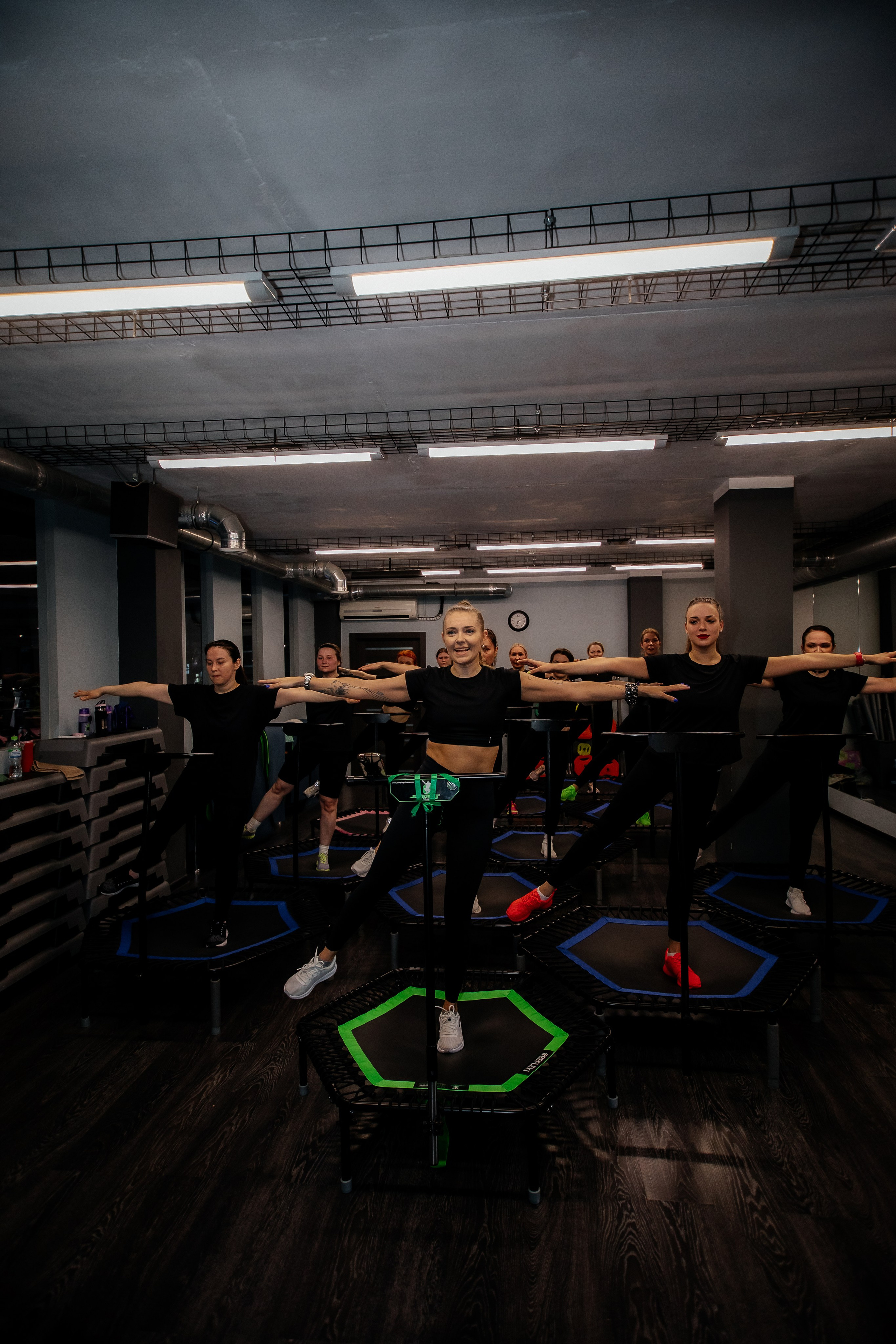 Съемки тренировок для сети студий Jumping Fitness. Ирина Тихонова — фотограф для детей и коллективов в Москве