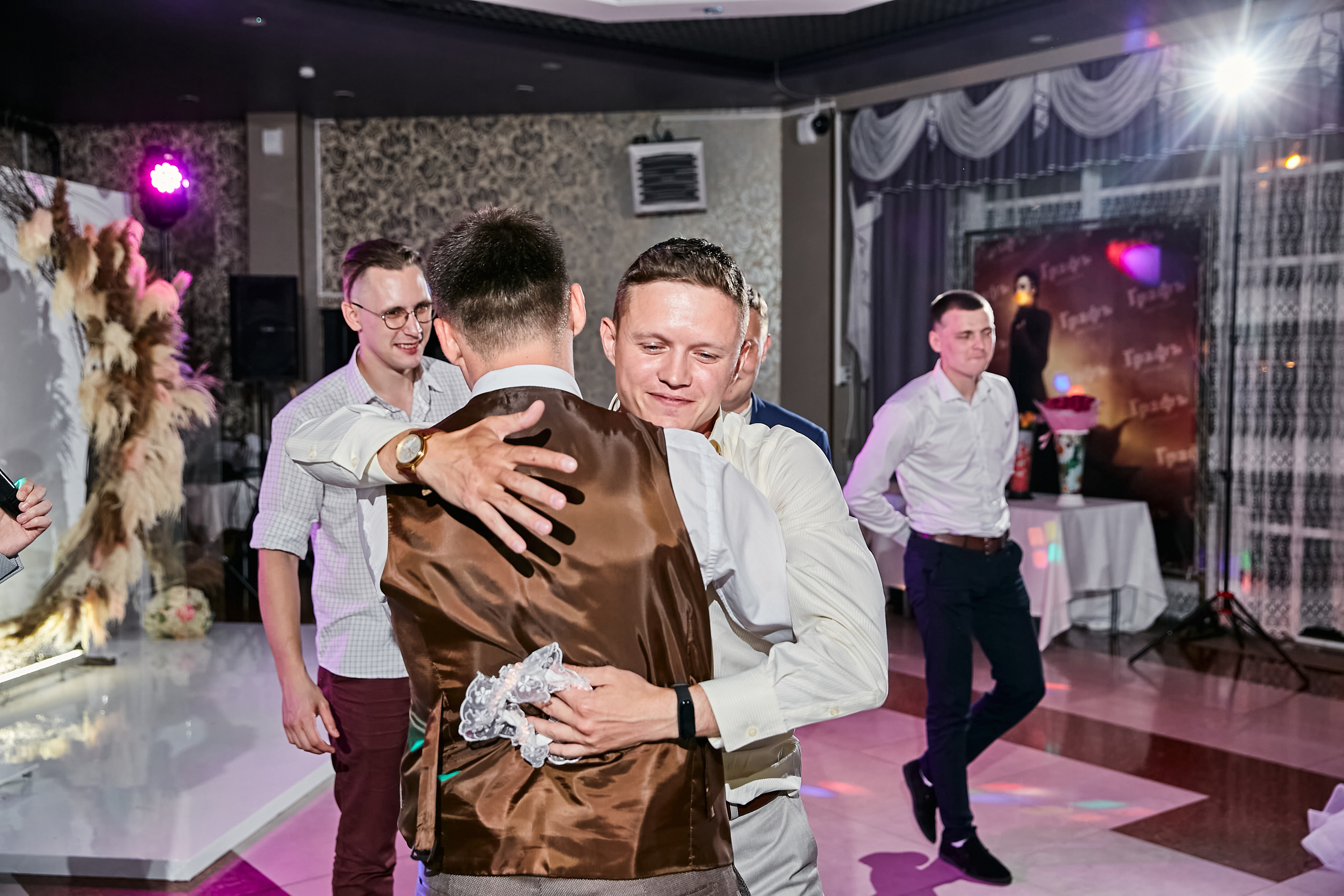 Виктория и Артем. Комсомольск-на-Амуре. Август. Свадебный фотограф в Хабаровске