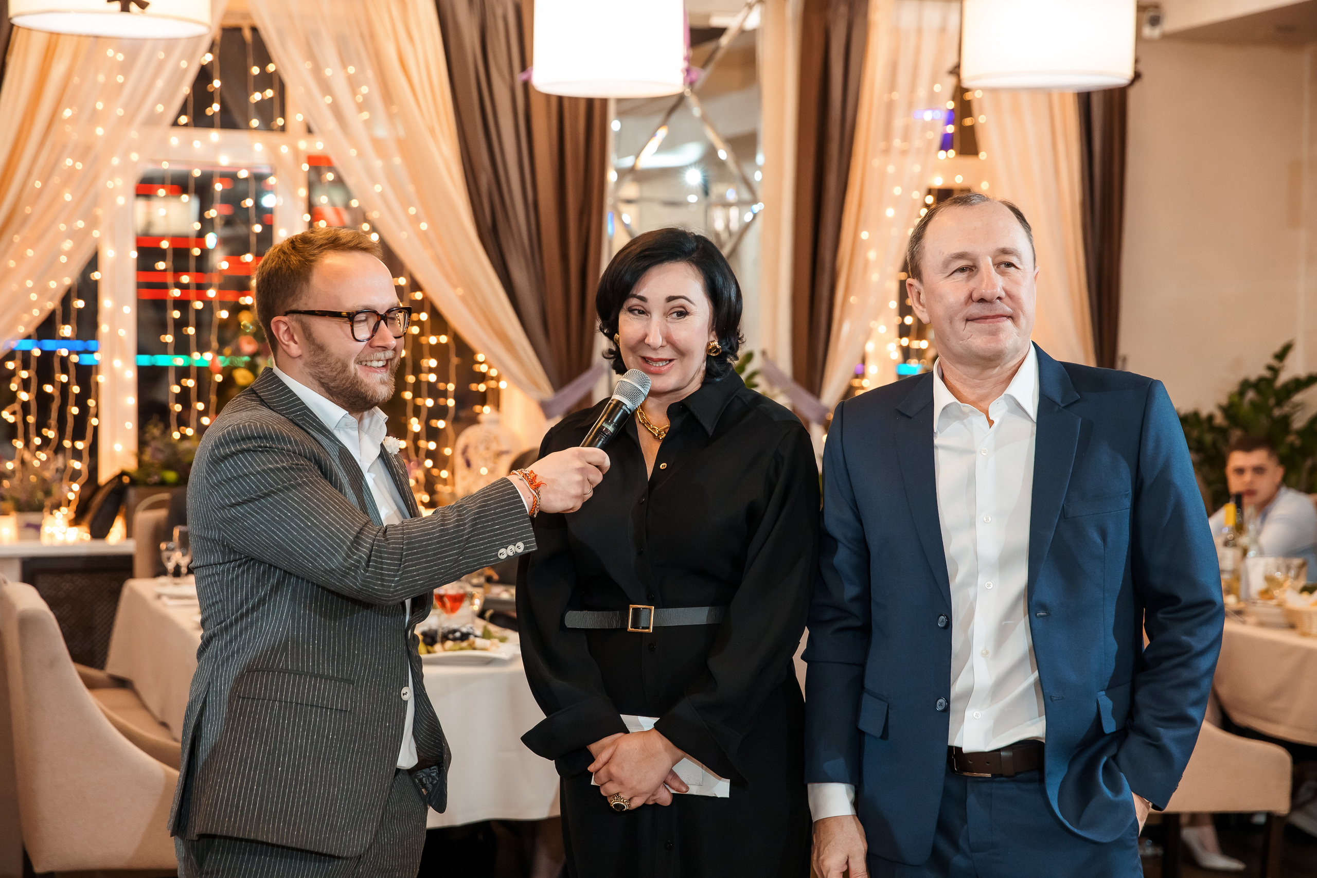 Илья и Яна. Хабаровск. Ноябрь. Немного Прогулка, студия, выездная, банкет. Свадебный фотограф в Хабаровске