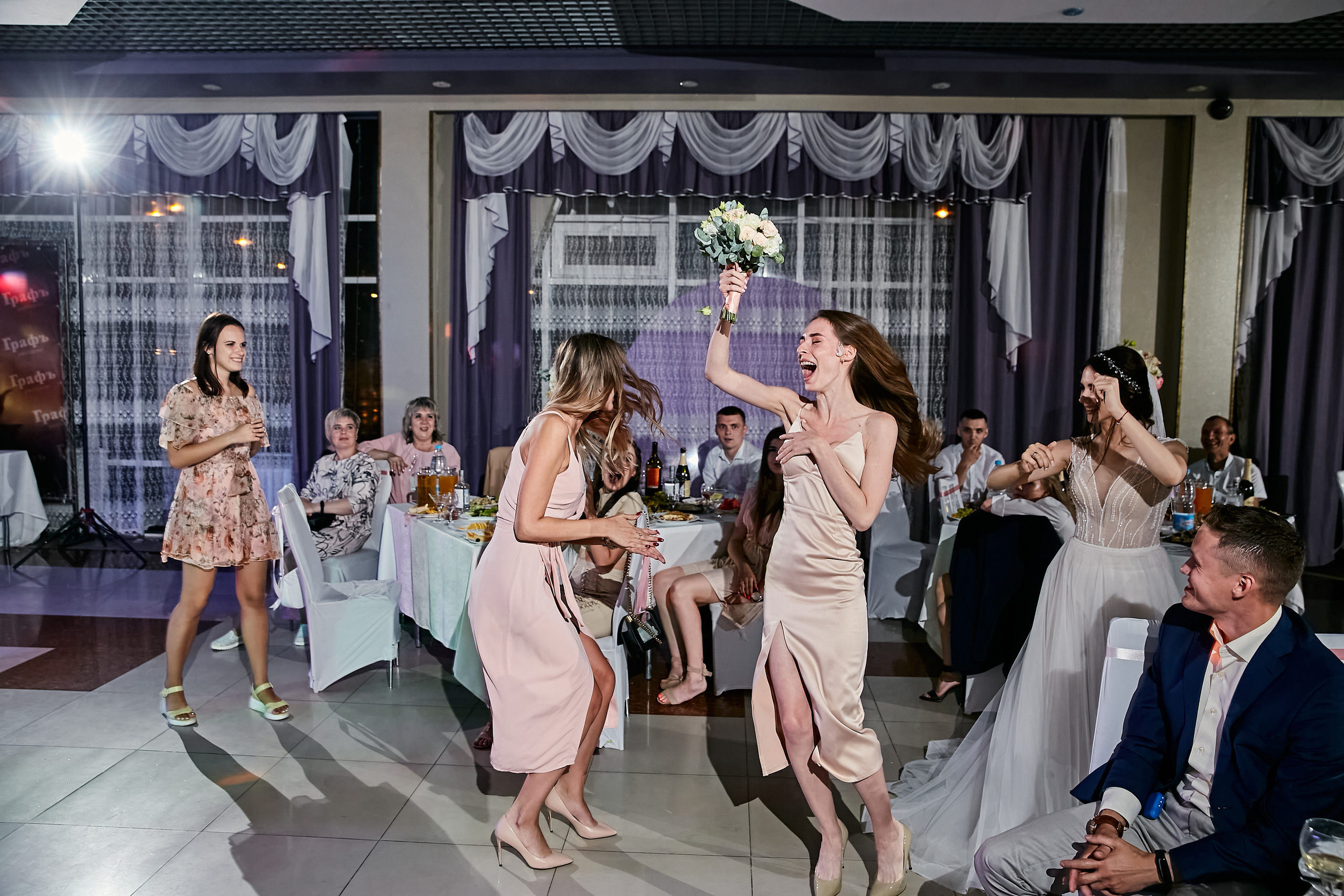 Виктория и Артем. Комсомольск-на-Амуре. Август. Свадебный фотограф в Хабаровске