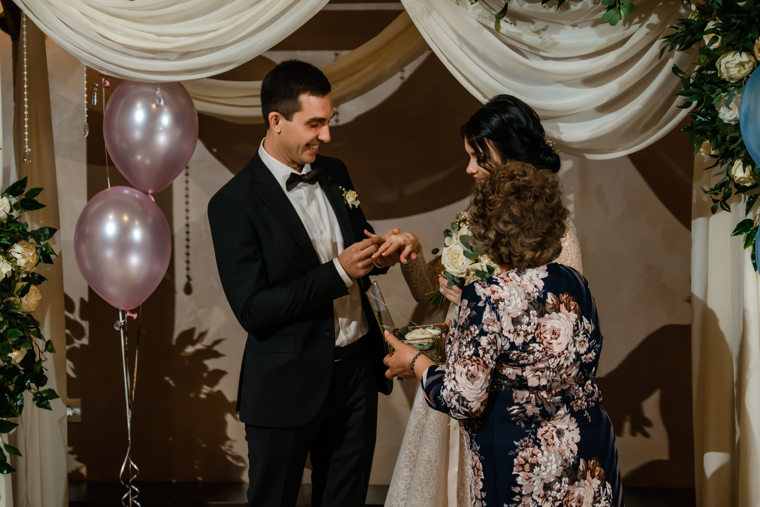 Илья и Яна. Хабаровск. Ноябрь. Немного Прогулка, студия, выездная, банкет. Свадебный фотограф в Хабаровске