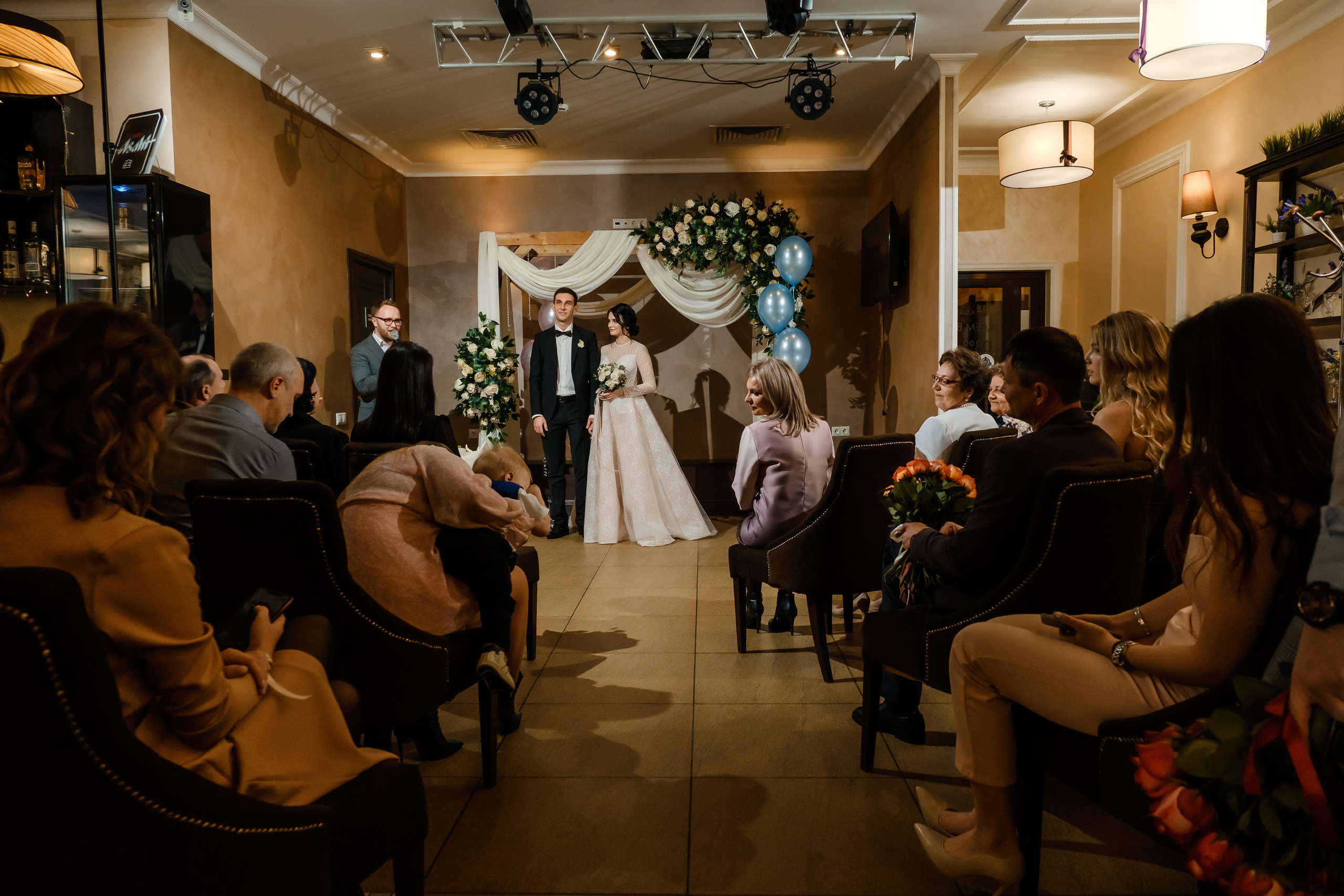 Илья и Яна. Хабаровск. Ноябрь. Немного Прогулка, студия, выездная, банкет. Свадебный фотограф в Хабаровске