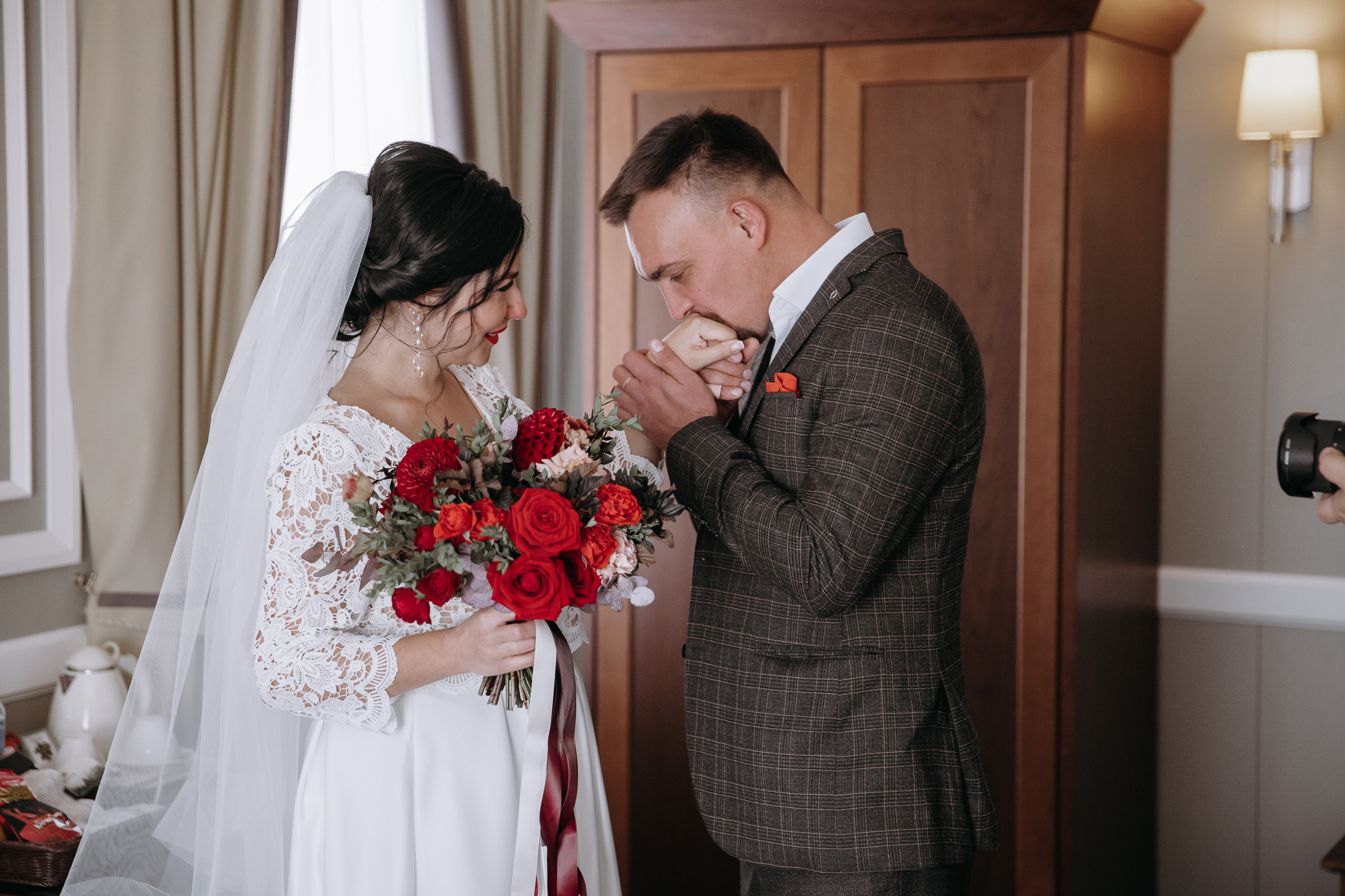 Сборы жениха. Хабаровск. Бруталность и уверенность. Свадебный фотограф в Хабаровске