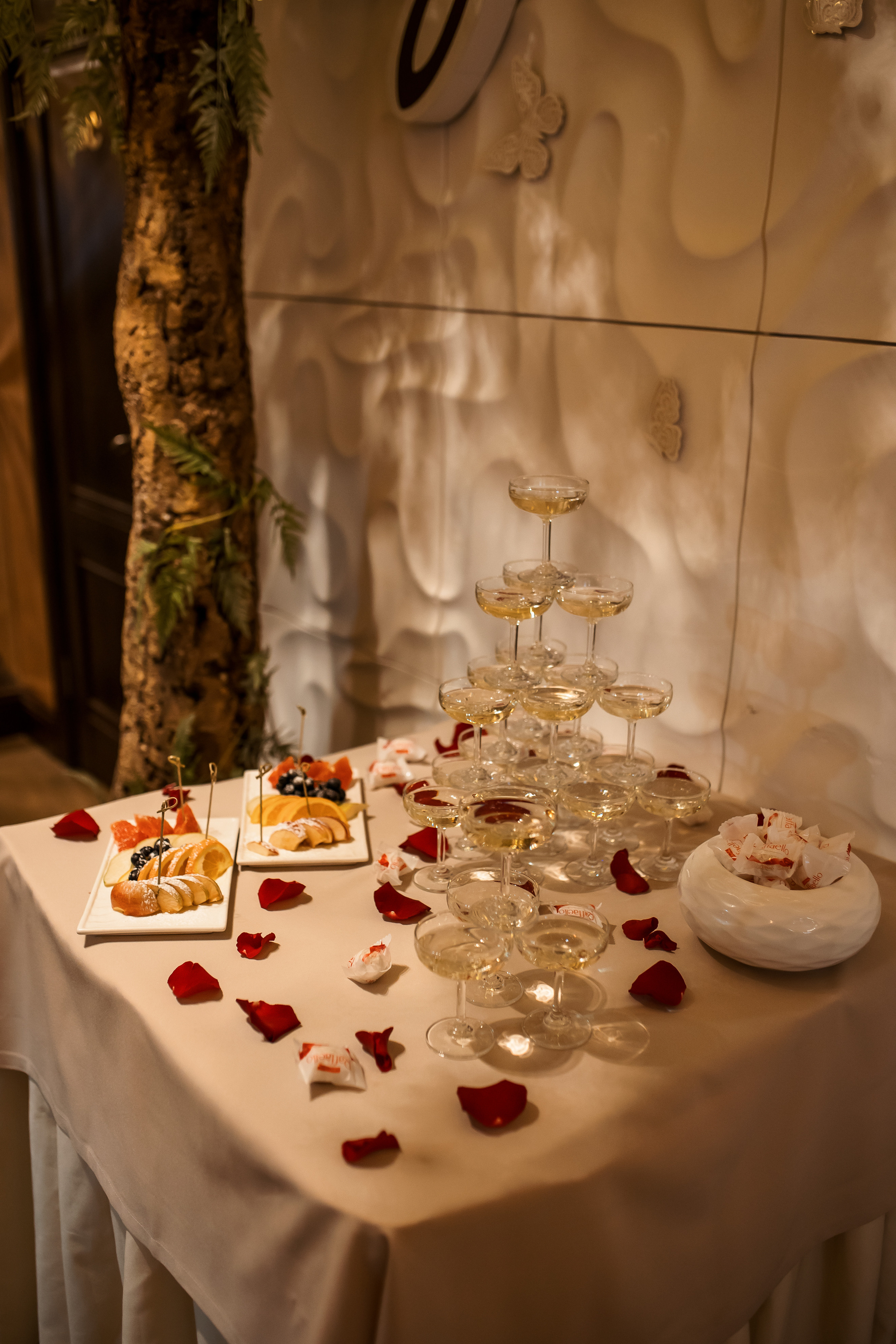 Илья и Яна. Хабаровск. Ноябрь. Немного Прогулка, студия, выездная, банкет. Свадебный фотограф в Хабаровске