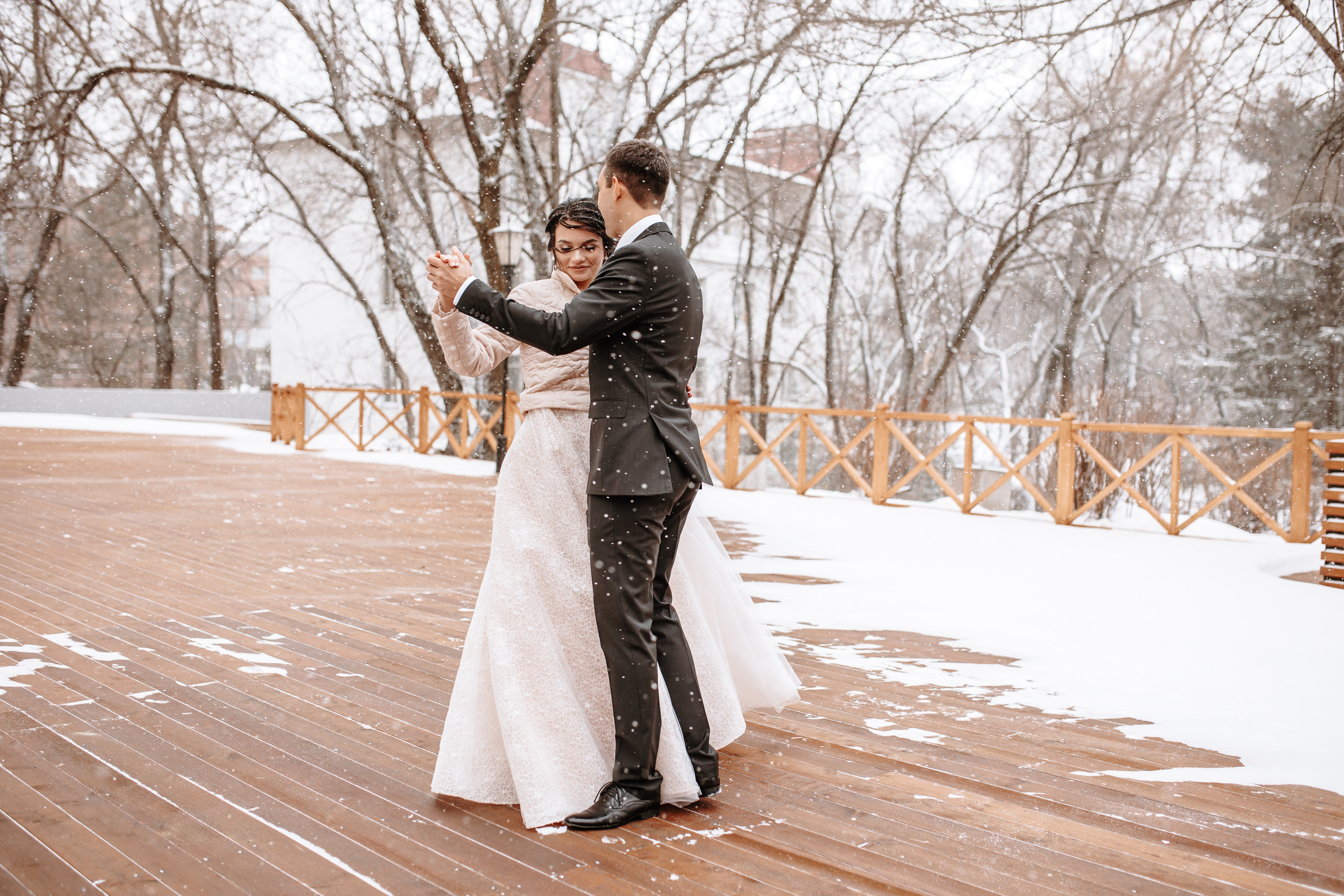 Илья и Яна. Хабаровск. Ноябрь. Немного Прогулка, студия, выездная, банкет. Свадебный фотограф в Хабаровске