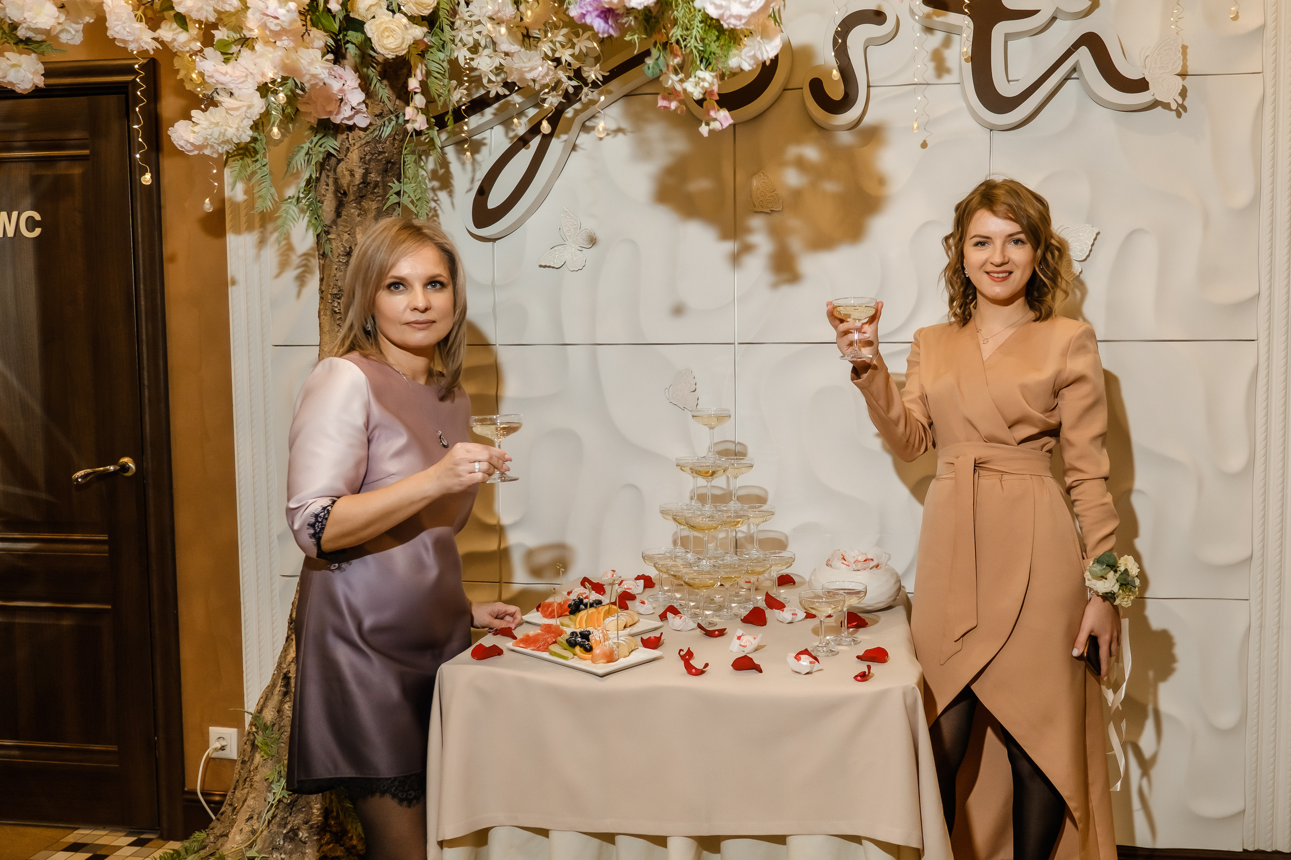 Илья и Яна. Хабаровск. Ноябрь. Немного Прогулка, студия, выездная, банкет. Свадебный фотограф в Хабаровске