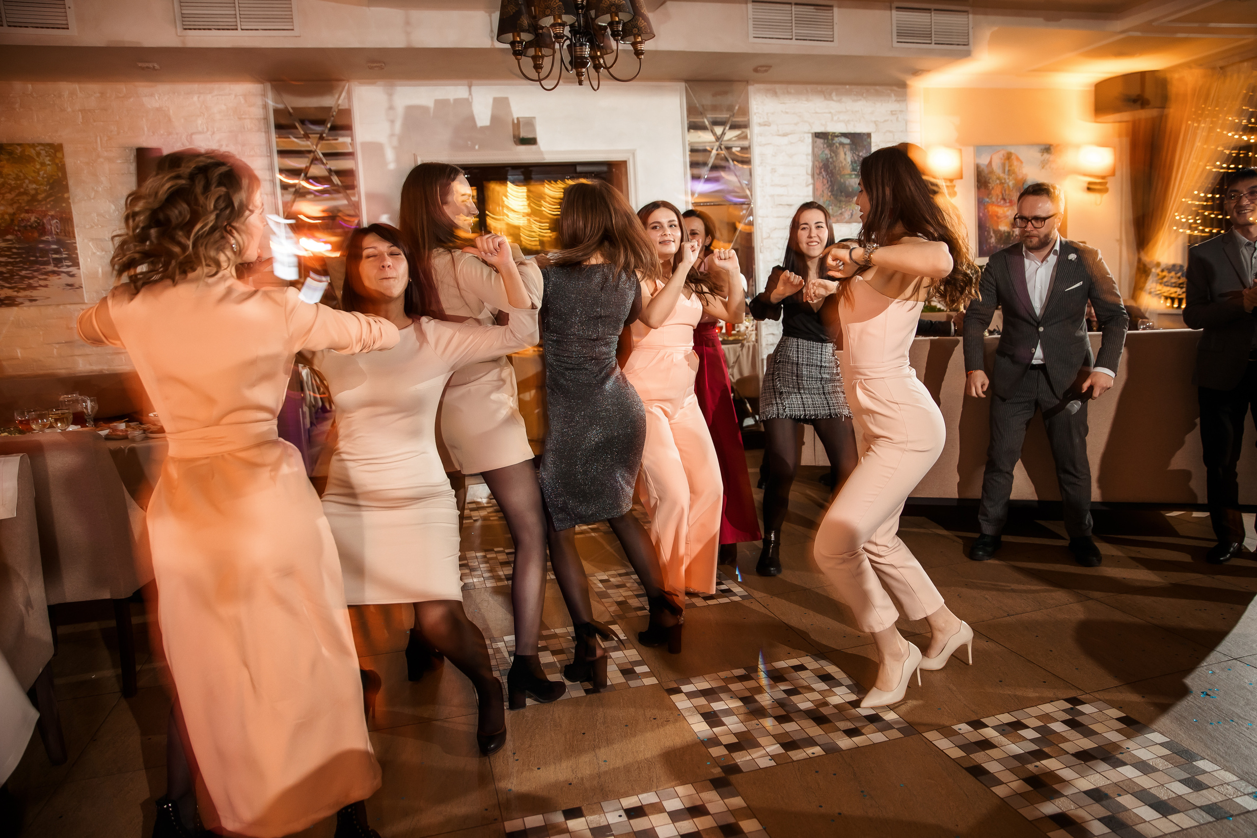 Илья и Яна. Хабаровск. Ноябрь. Немного Прогулка, студия, выездная, банкет. Свадебный фотограф в Хабаровске