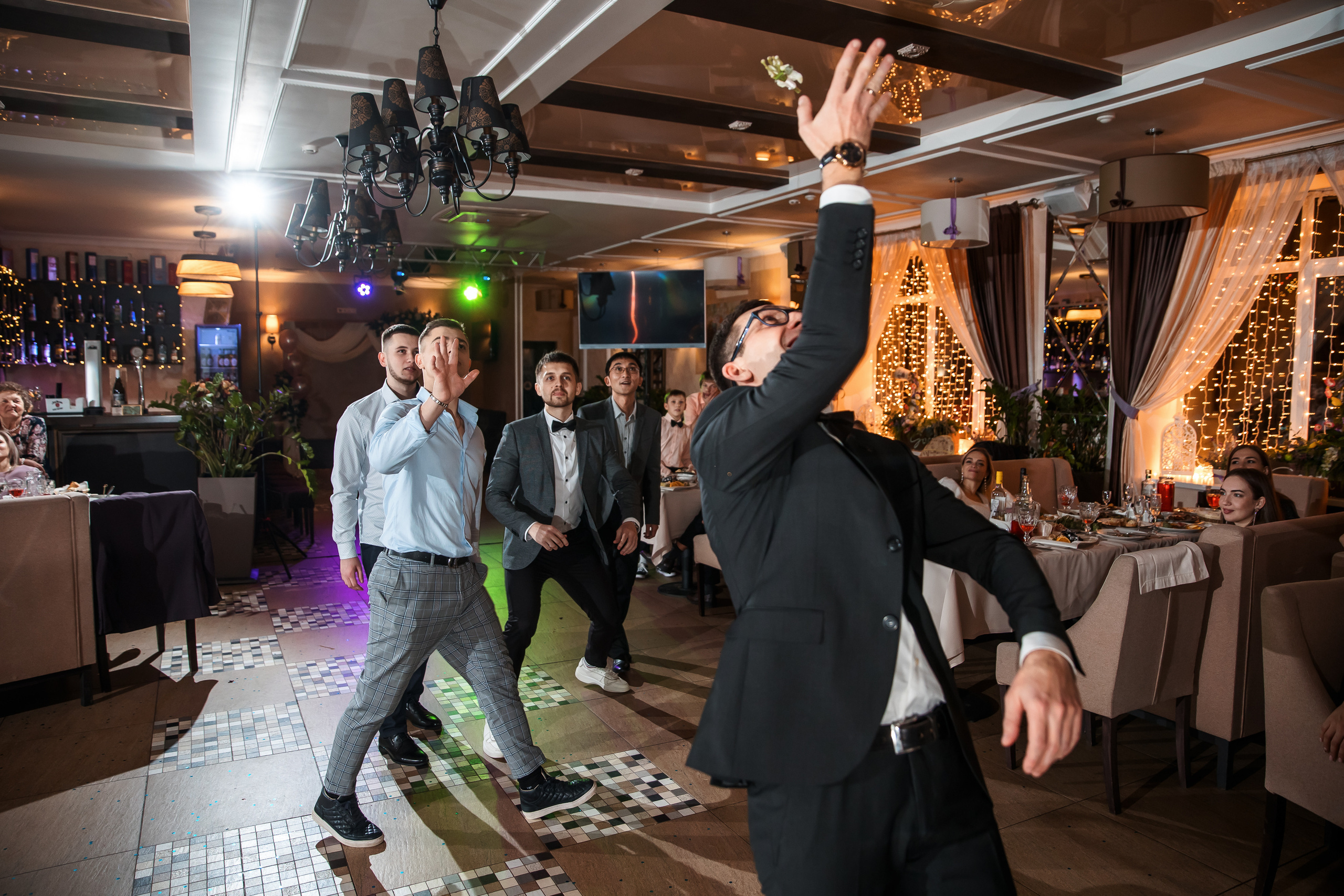 Илья и Яна. Хабаровск. Ноябрь. Немного Прогулка, студия, выездная, банкет. Свадебный фотограф в Хабаровске