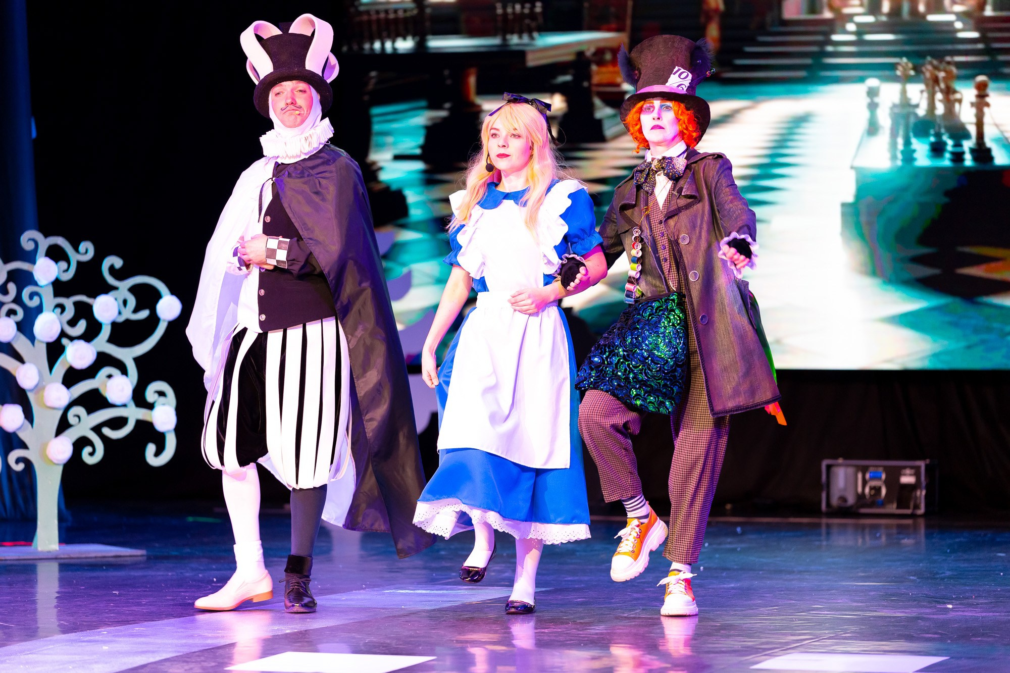 Спектакль в Доме культуры. Андрей Кровлин — фотограф в Славянке