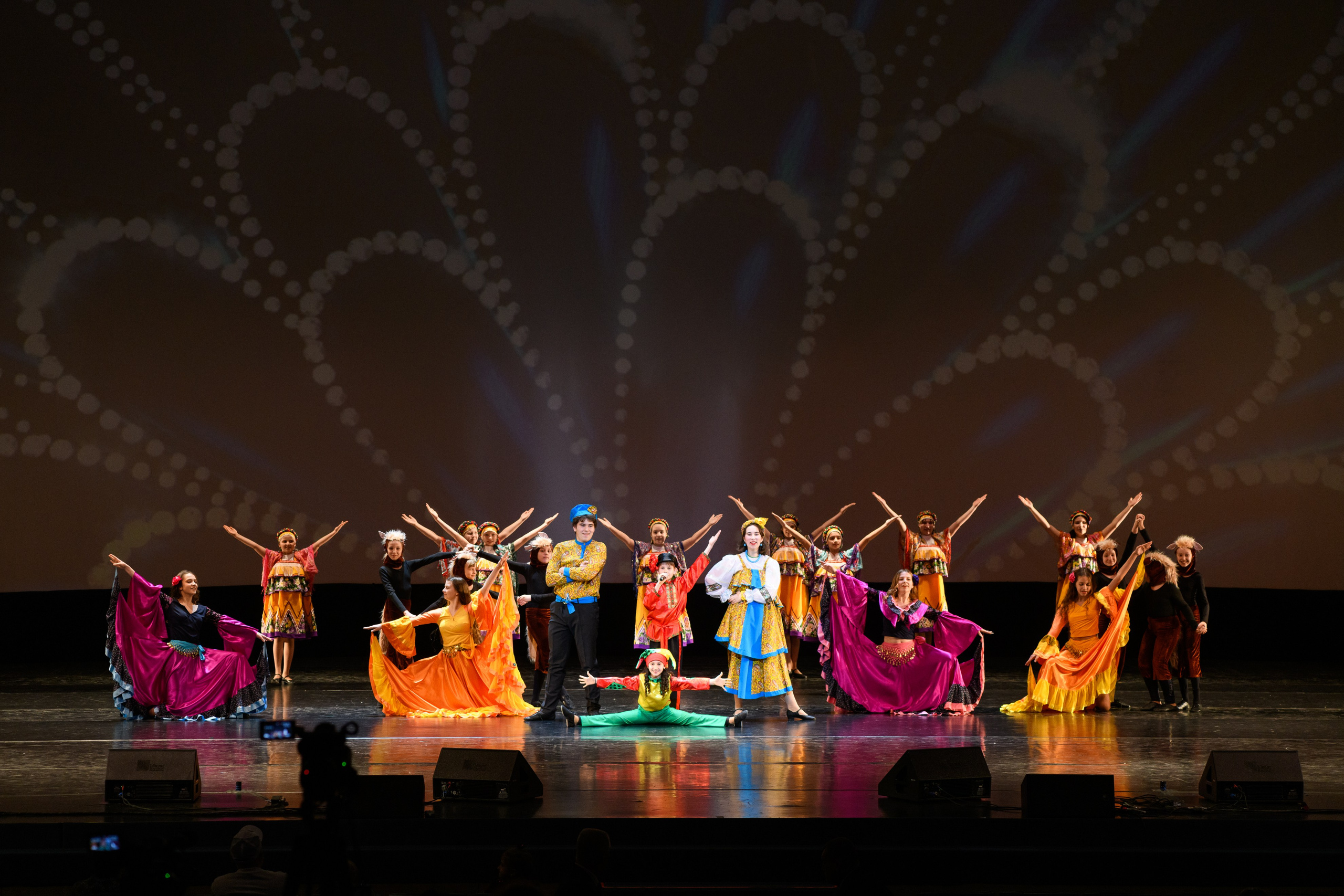 23 апреля, часть 2, БКЗ Октябрьский, г. Санкт-Петербург. Золотое яблочко