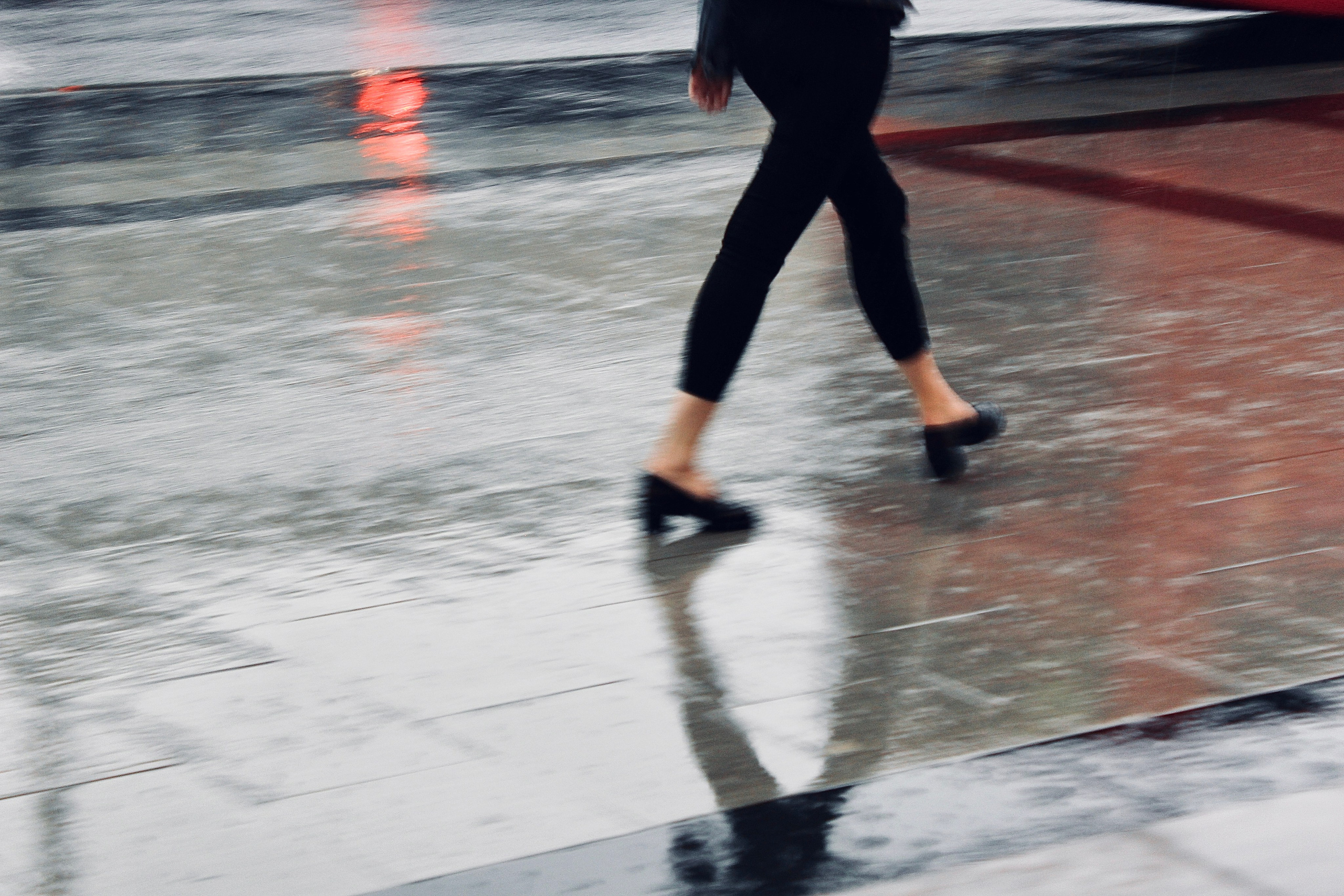 The rain caught us / Moscow 2024. POLINA MÔMOT