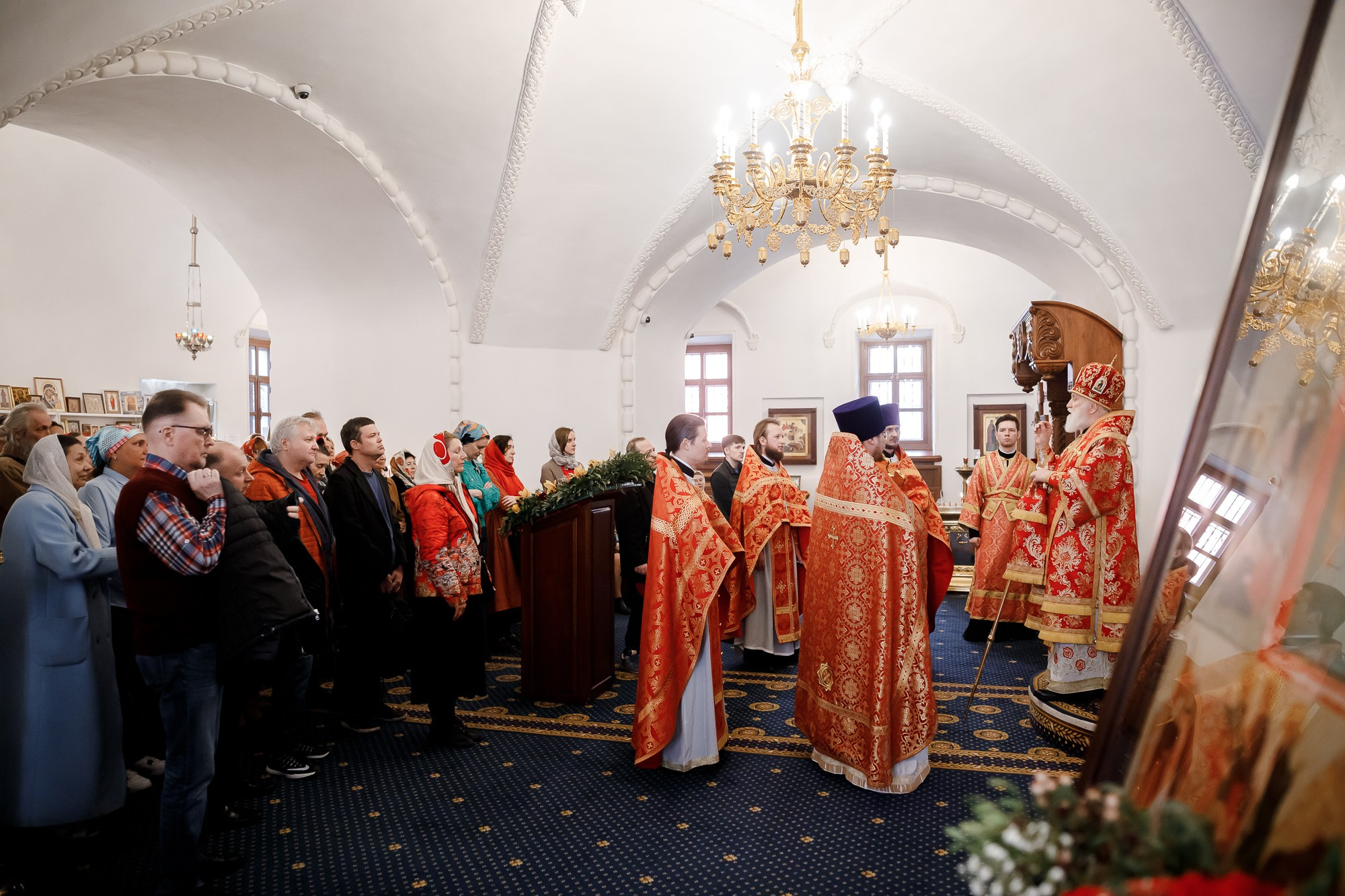 Служение митрополита Павла в среду Светлой седмицы. Храм апостола Иоанна Богослова под Вязом. Фотограф на венчание, крещение