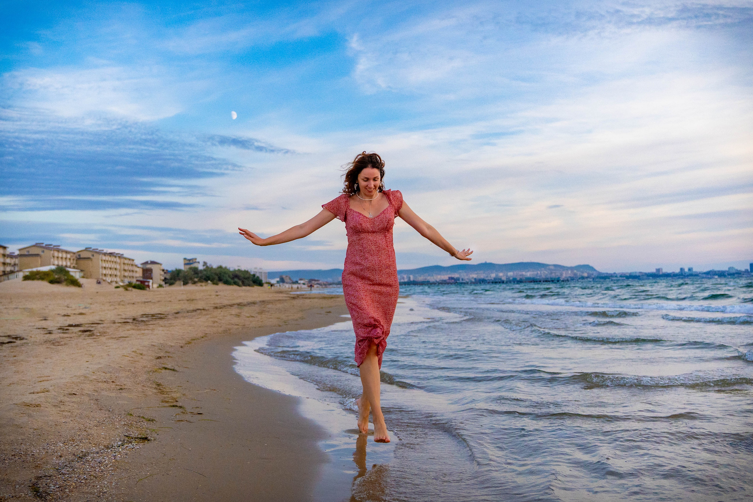 Фотоссесия в Анапе на пляже в октябре. Семейный и детский фотограф Екатерина Черняева. Снимаю портреты, love story, фотопрогулки, работаю на улице, в кафе, студии, дома у клиента