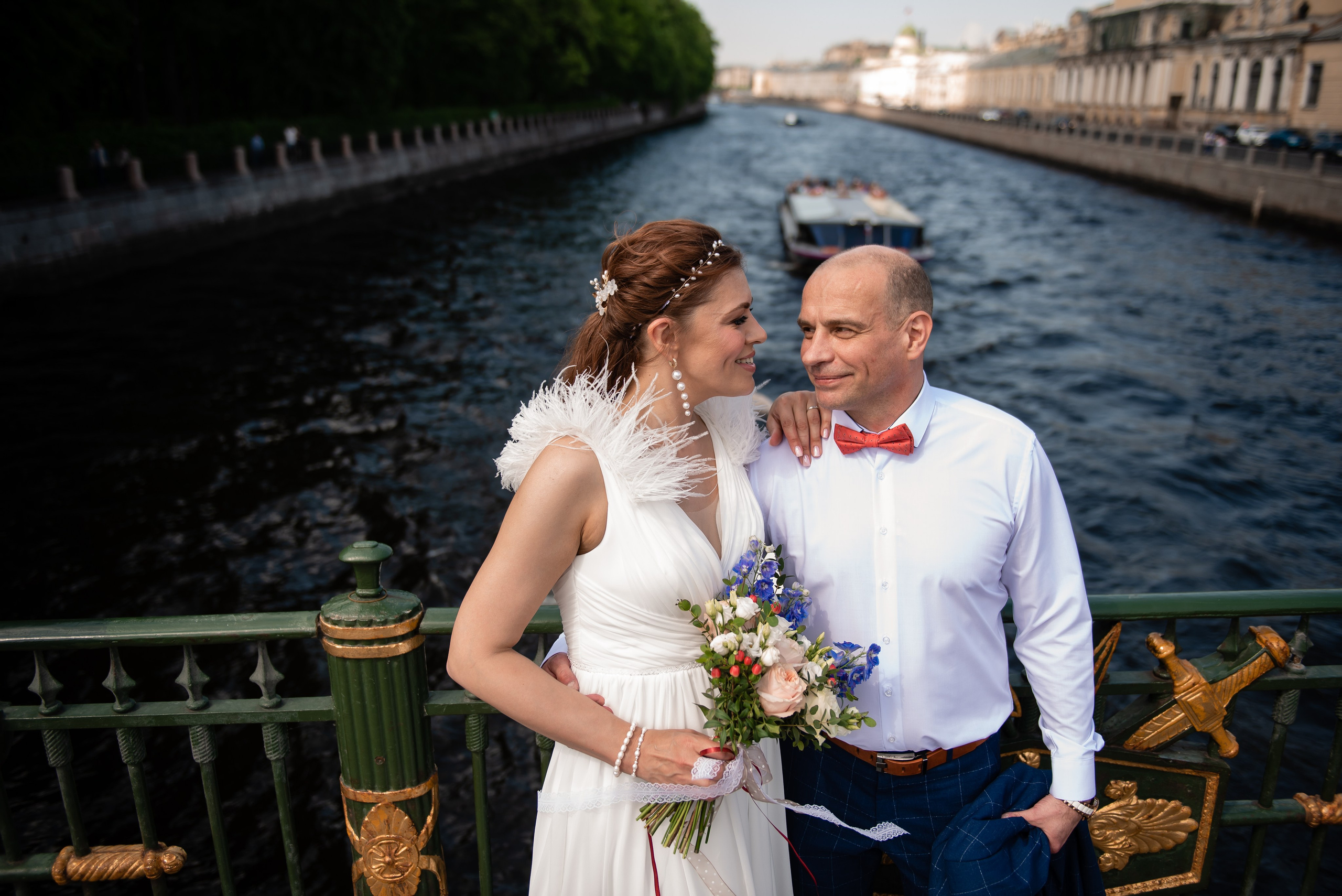 Свадебный день в Петербурге. Анастасия Петрович фотограф, фотокорреспондент в Москве и Санкт-Петербурге. Фотосъёмка репортажа, мероприятия, корпоративная съёмка, контент