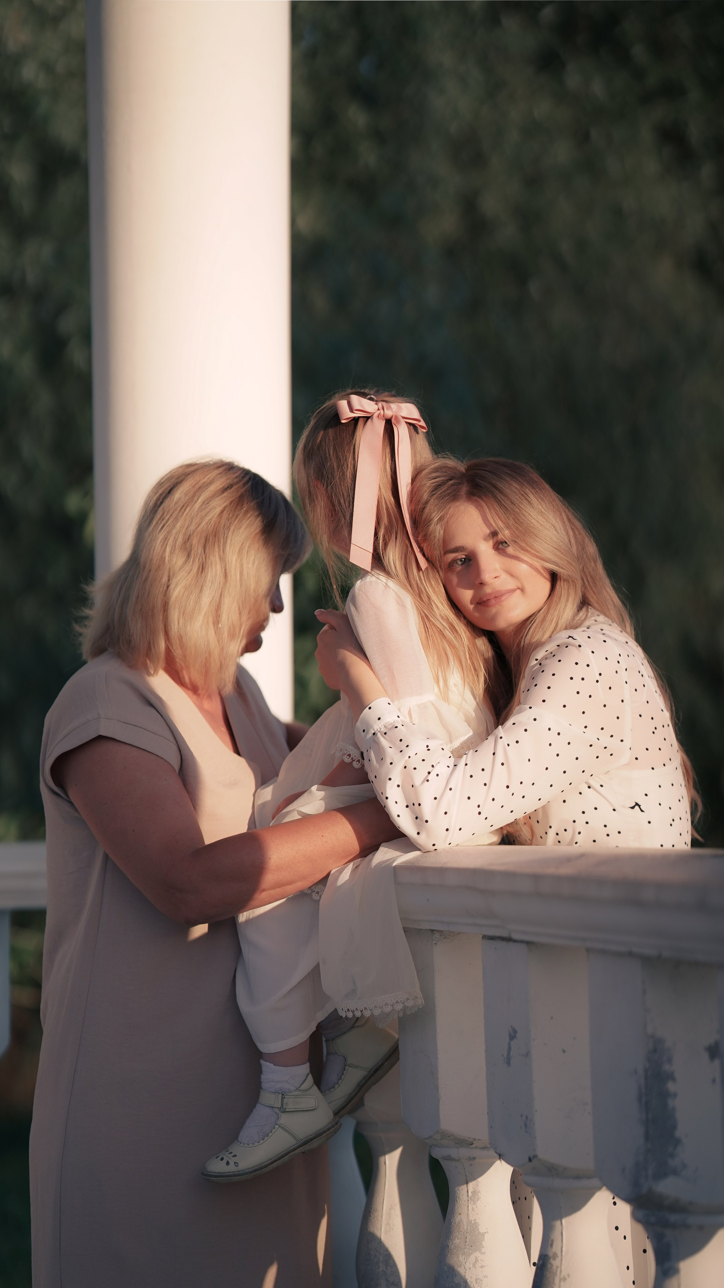 Семейная фотопрогулка. Фотограф Надежда Жемкова. Фотосъёмка, ретушь, фотомонтаж для вас и вашего бизнеса