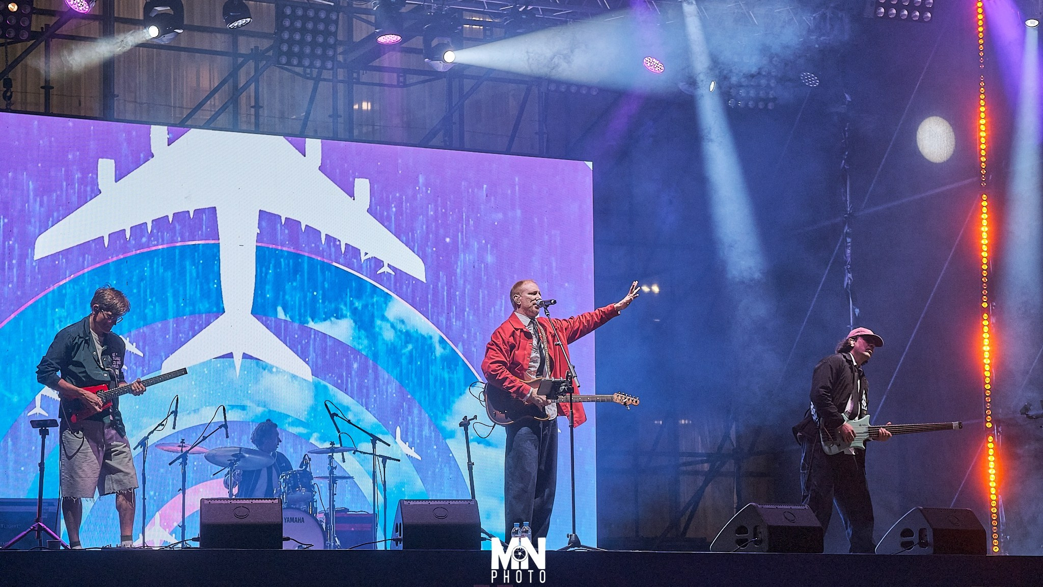 Кто сказал, что шахтеры не любят рок? День Шахтера в Междуреченске доказал обратное! ДК “Распадский” и “Братья Грим” устроили такой отрыв, что даже уголь бы затанцевал! Никита Максимов в эпицентре веселья.