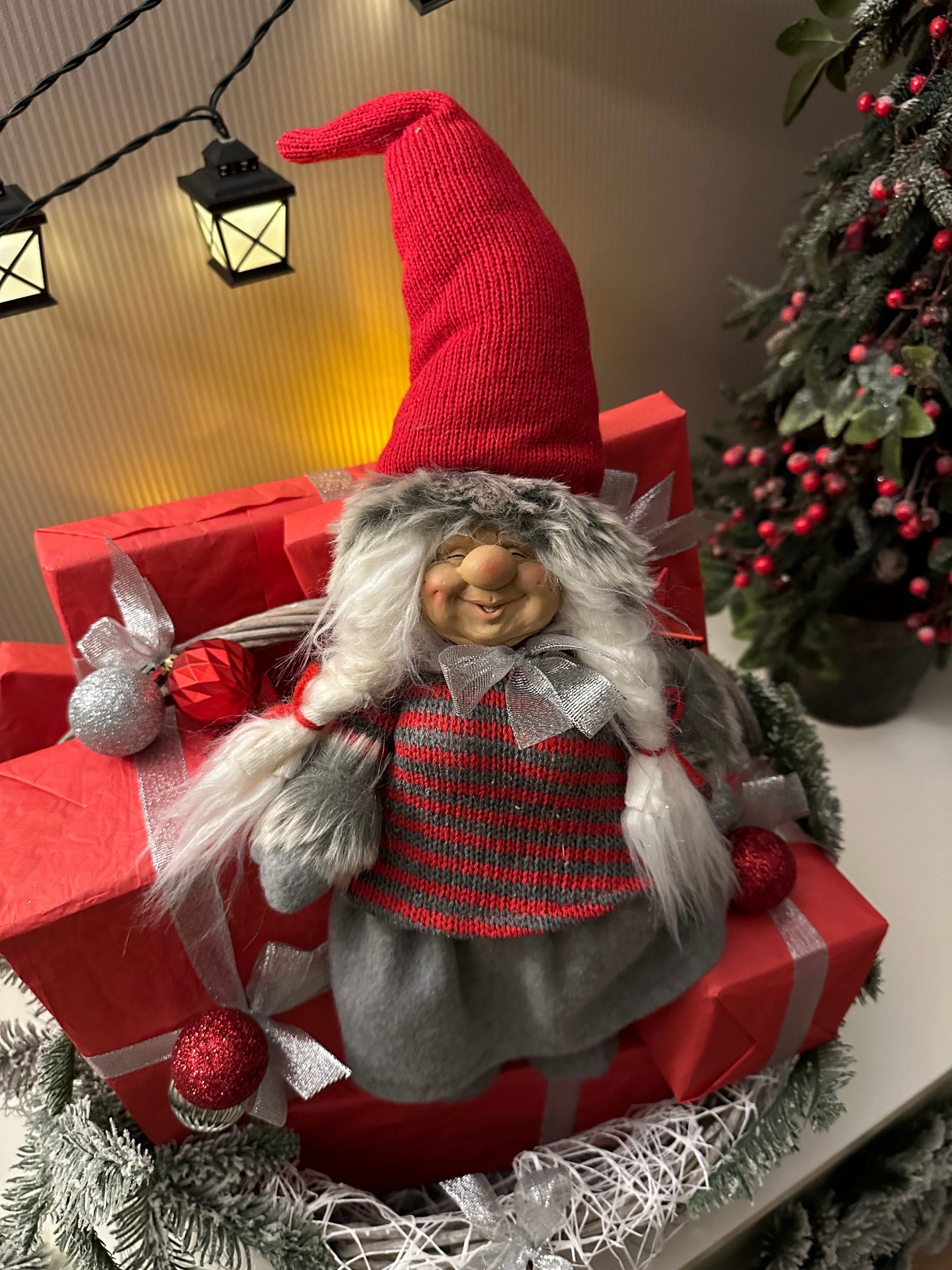 Новогодняя корзина. Студия подарочных наборов «Владия»