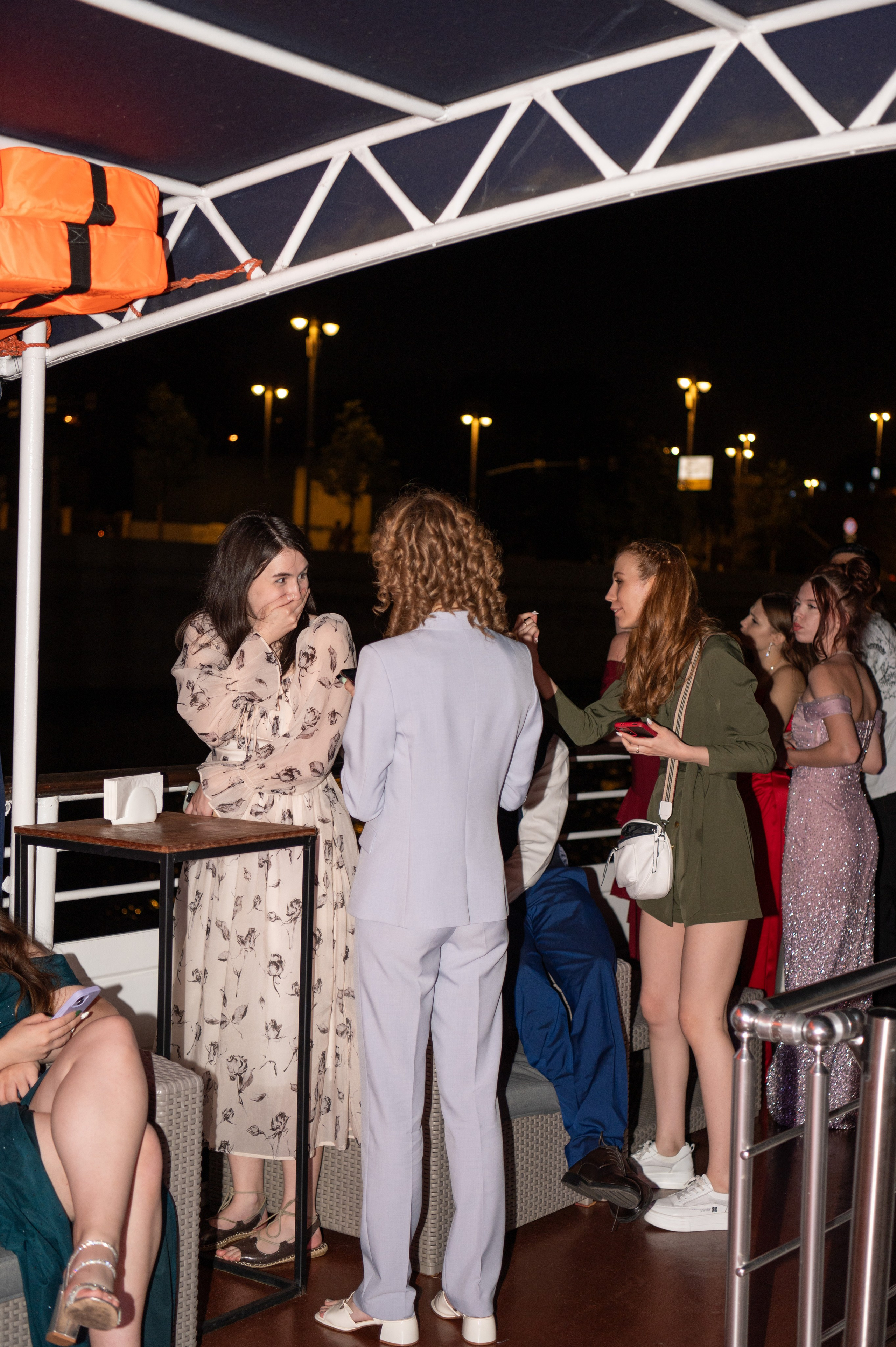 Выпускной вечер 11 класс на теплоходе. Детский и семейный фотограф г. Москва Оксана Катаджи