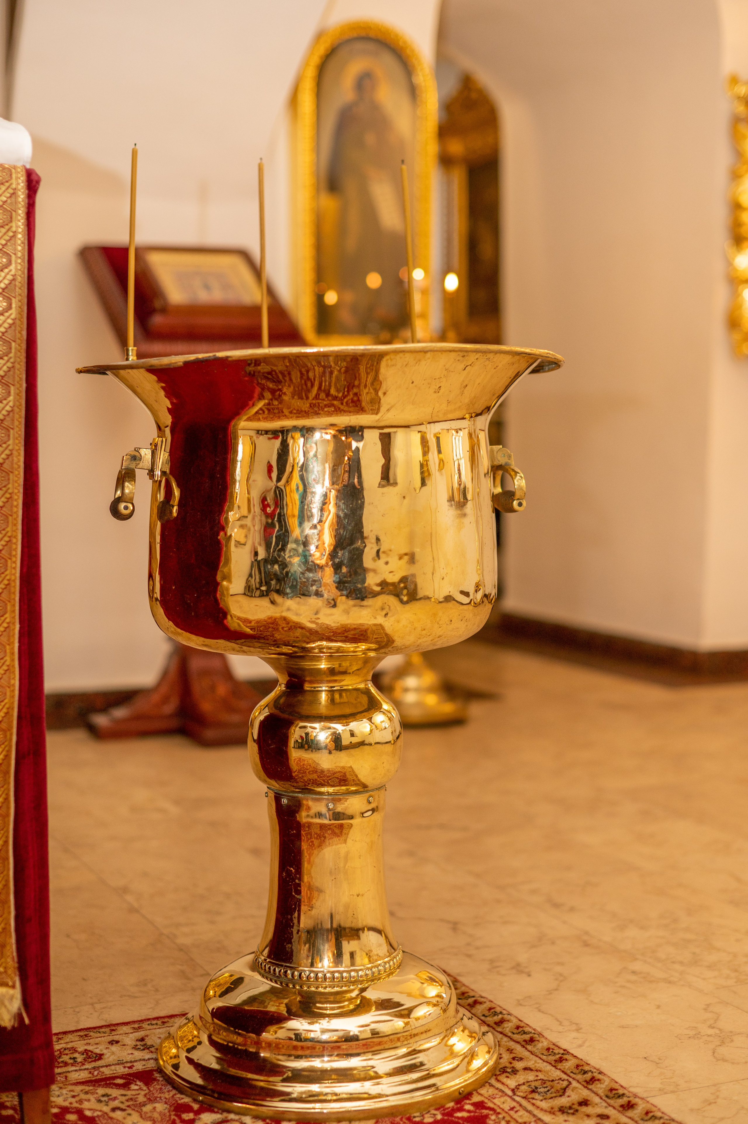 Церковь Покрова Пресвятой Богородицы в Медведкове г. Москва Крещение Алексея. Детский и семейный фотограф г. Москва Оксана Катаджи