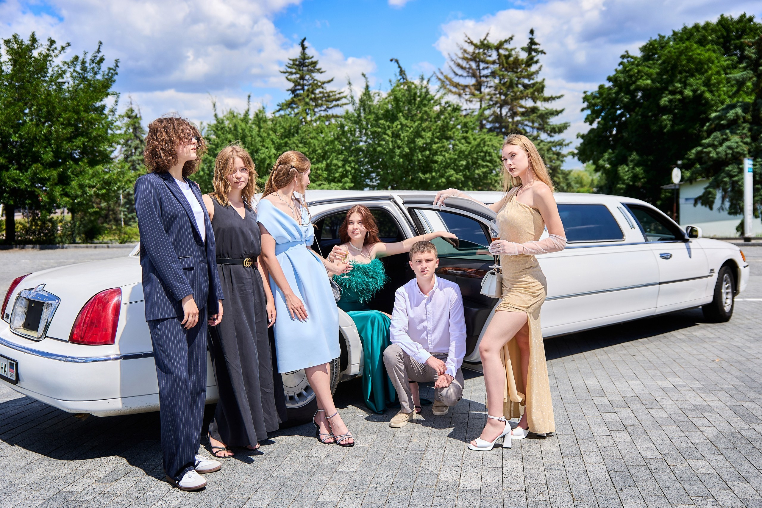 ШКОЛЬНИКИ. ВЫПУСКНОЙ. ДОНБАСС-АРЕНА. Фотограф Татаринов Андрей (Донецк / Макеевка)