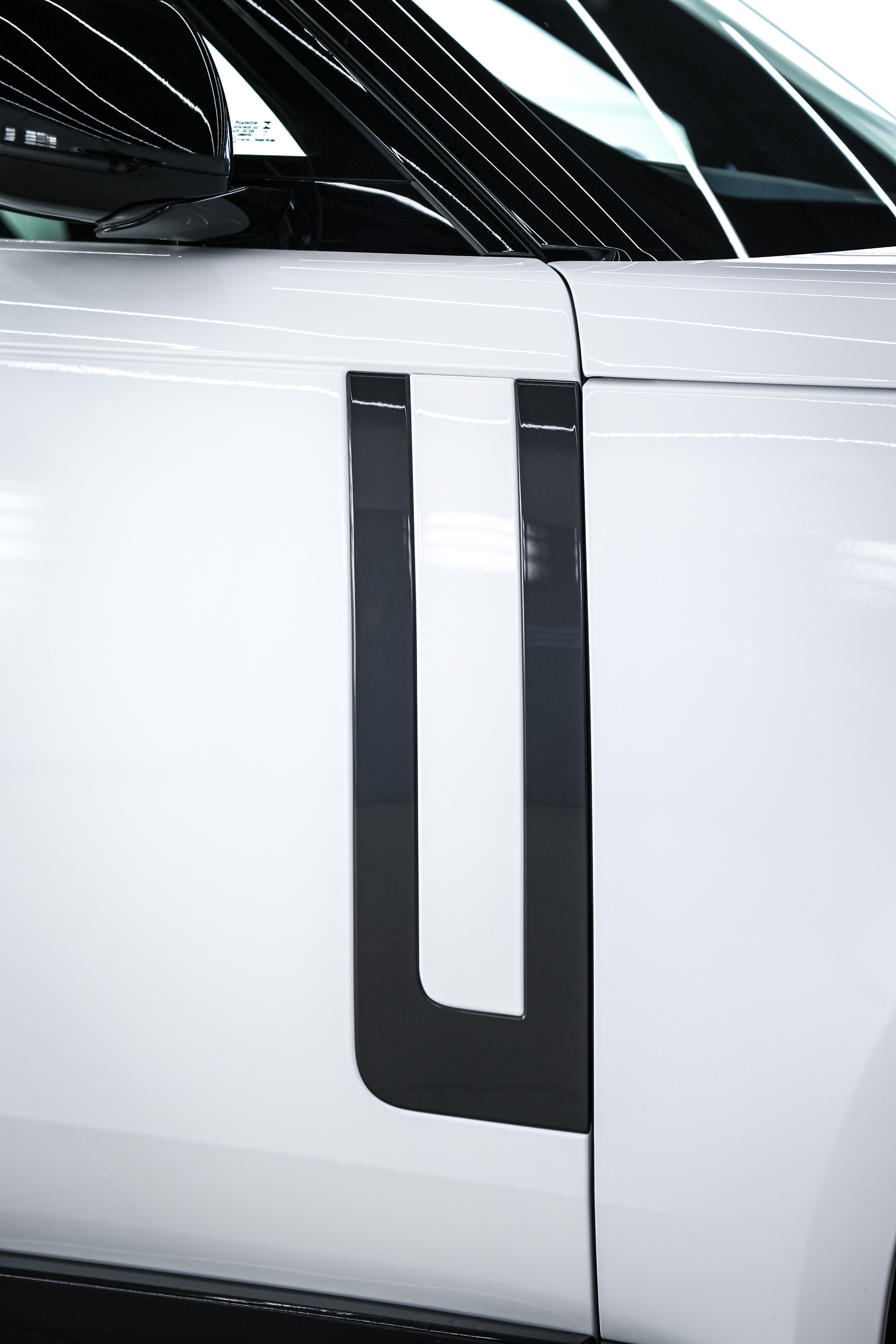 2024 Range Rover. Mixturecaptures