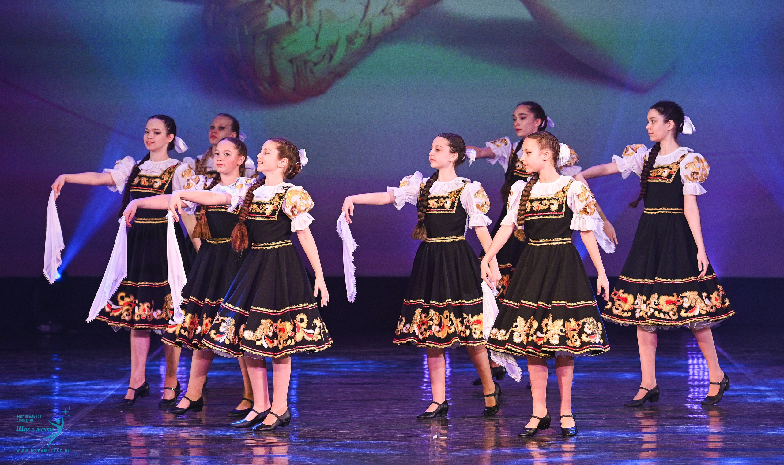 24.05.2025 «Мир под названием — Искусство танца» Фестивальное движение «Шаг к мечте» г. Кострома. Медиастудия Фото Концепт
