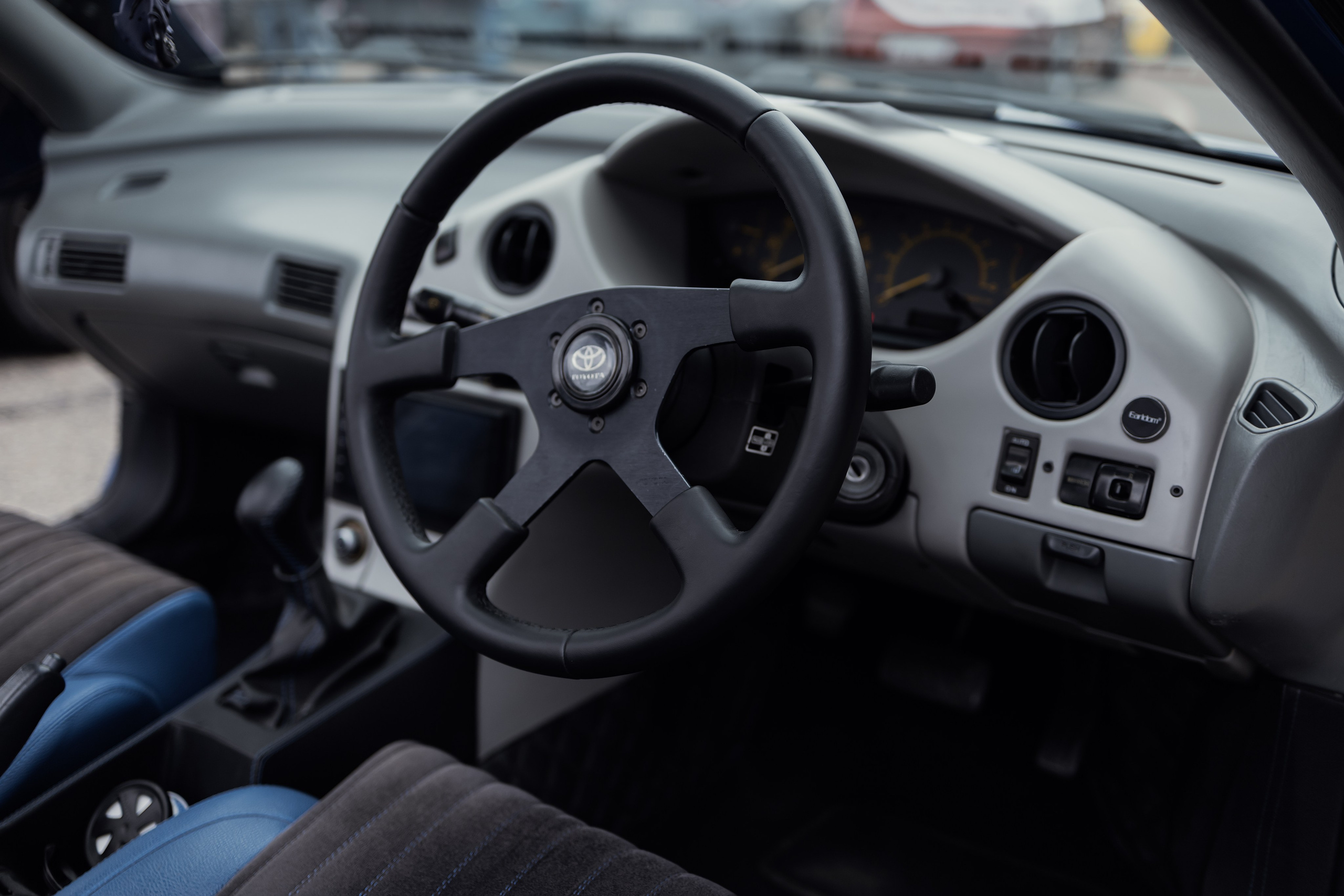 Автомобили