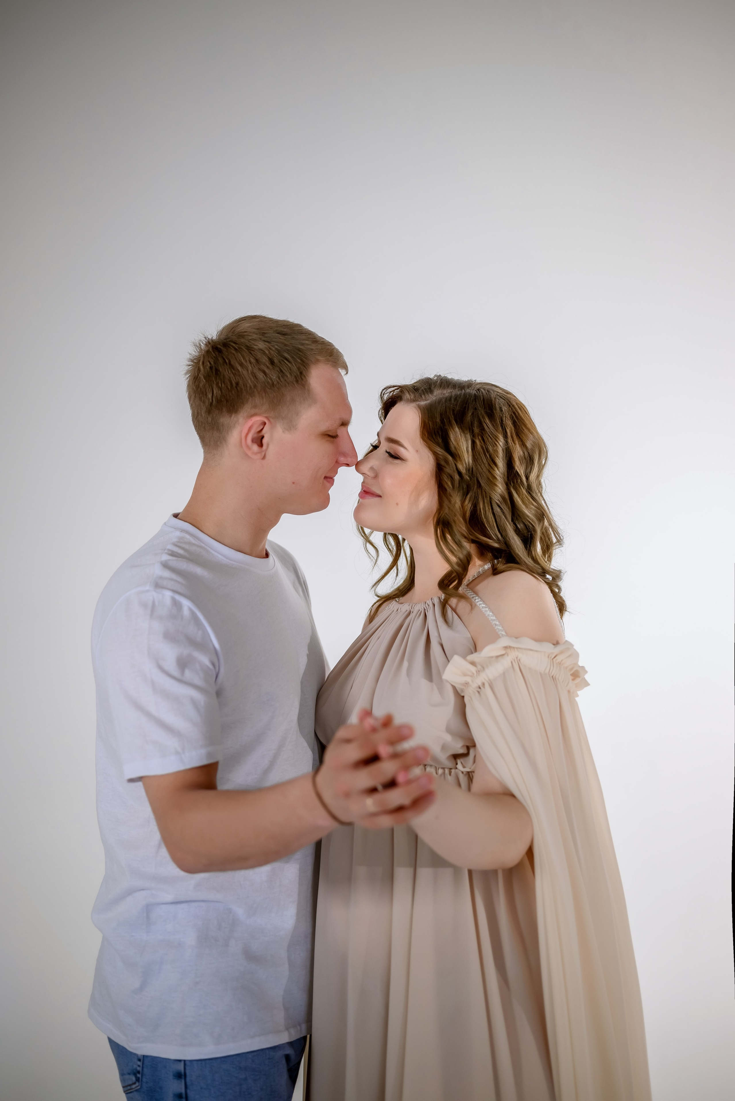 В ожидании чуда (несколько съемок). Юлия Басня семейный и свадебный фотограф в Донецке