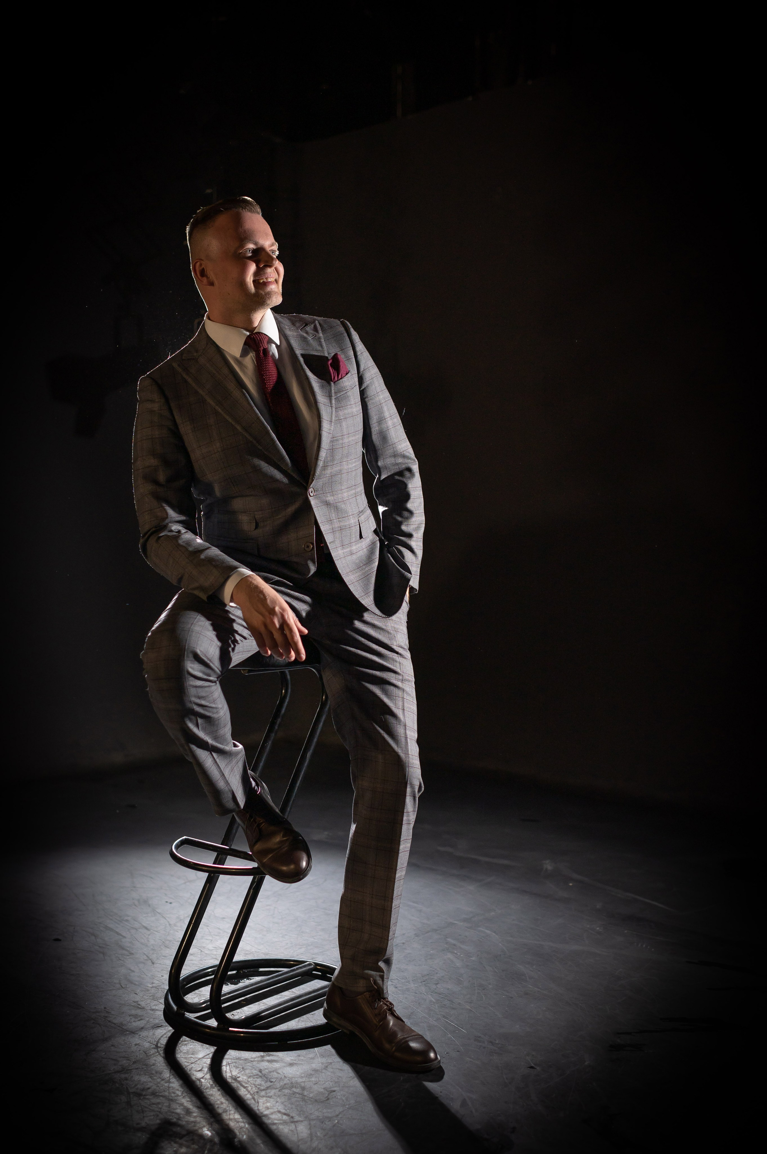 Ты можешь быть разным: деловой или взрывной. Портретный, семейный и свадебный фотограф в Санкт-Петербурге и в Пушкине Ширяев Денис