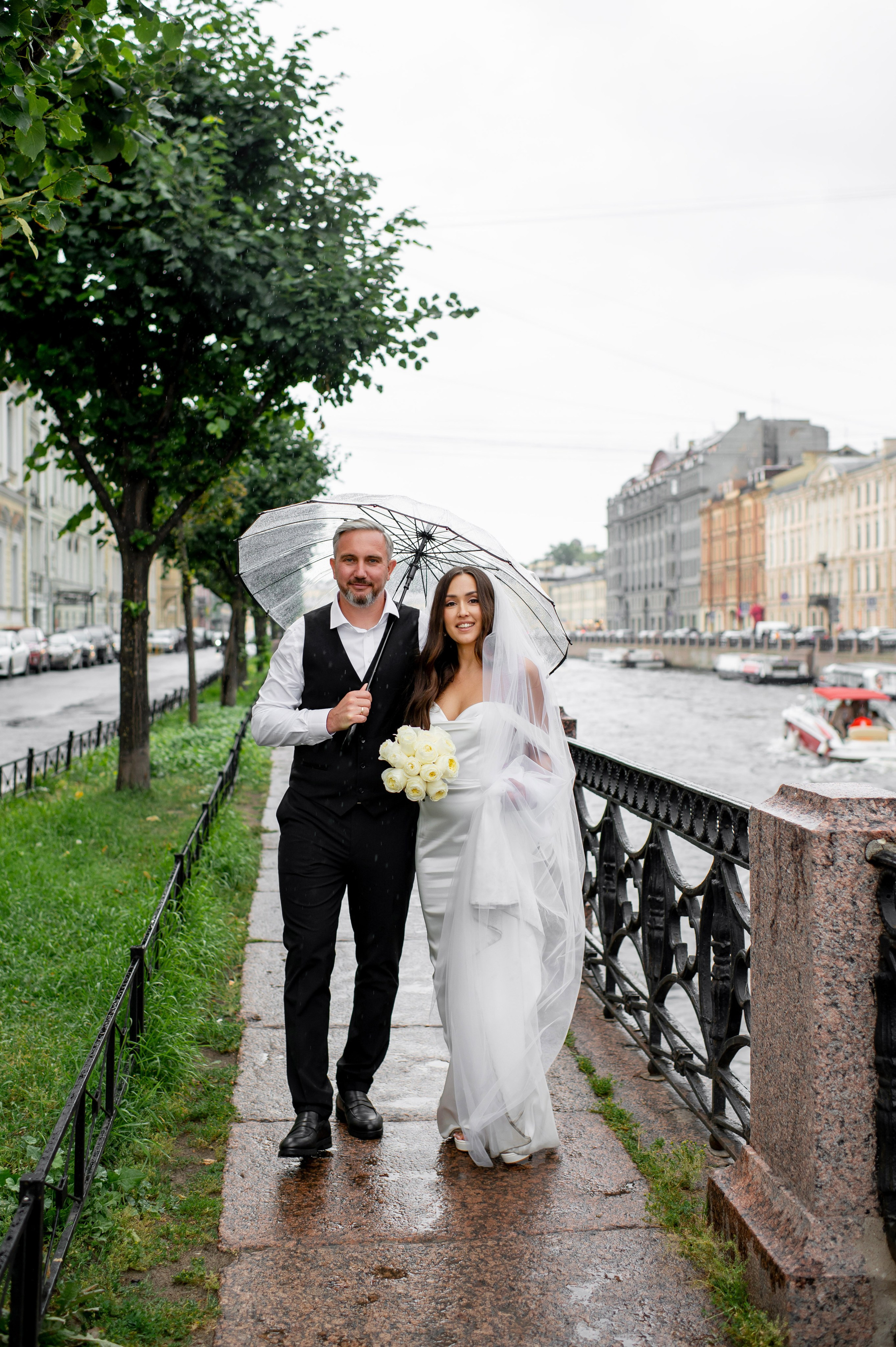 Классическая свадебная фотосессия Аины и Антона по самым красивым местам для свадебной прогулки в Санкт-Петербурге. Портретный, семейный и свадебный фотограф в Санкт-Петербурге и в Пушкине Ширяев Денис