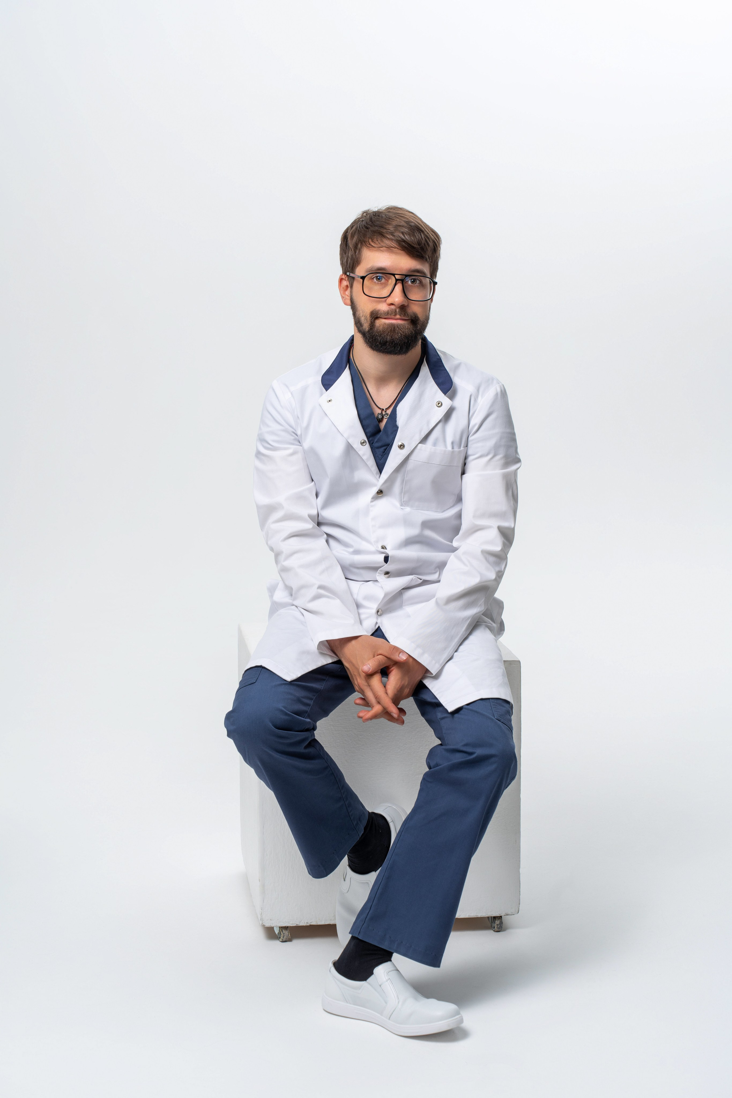 Фотосессия для лор врача в фотостудии в Москве