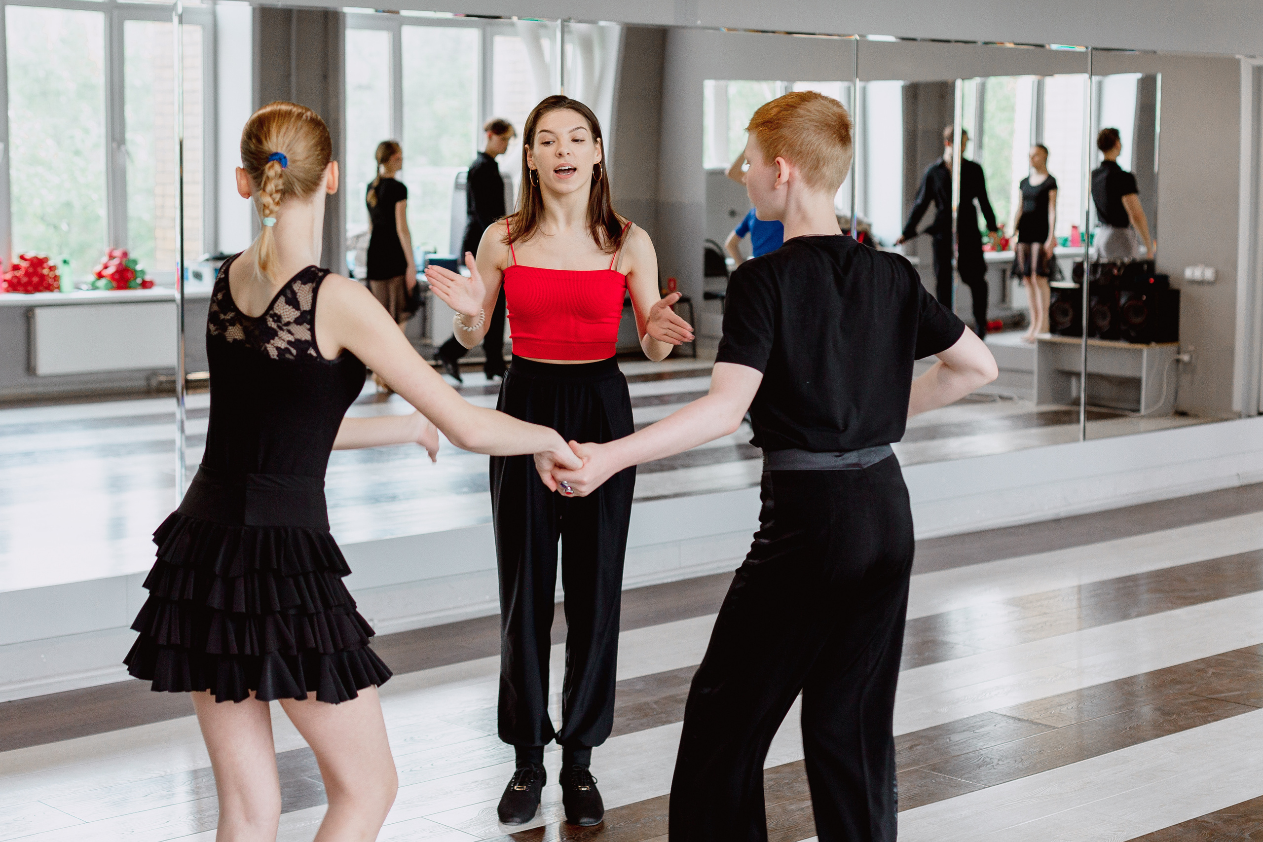 Let's dance. Главная