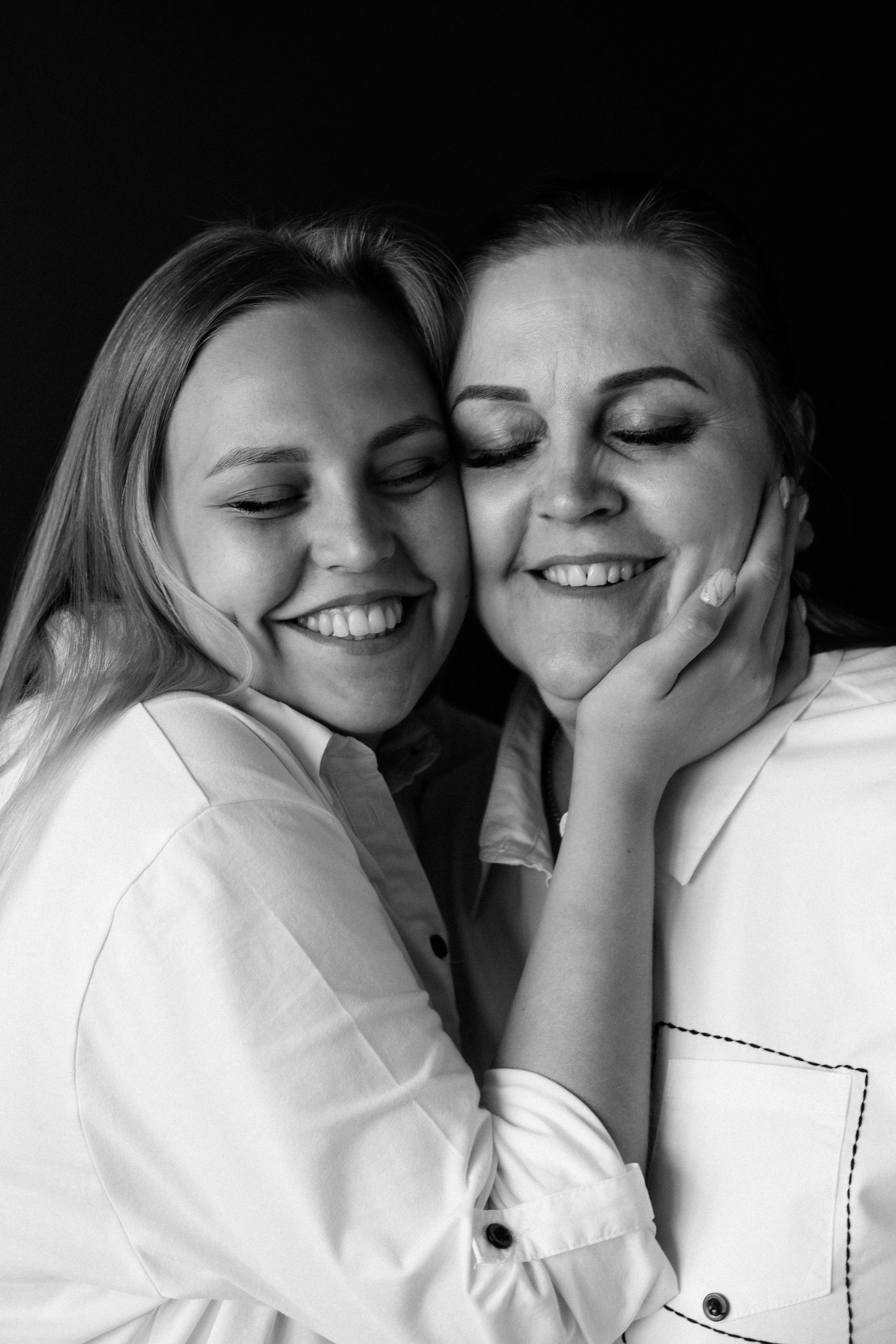 ДВЕ ЖЕНЩИНА. КРИСТИНА ГУСЬКОВА