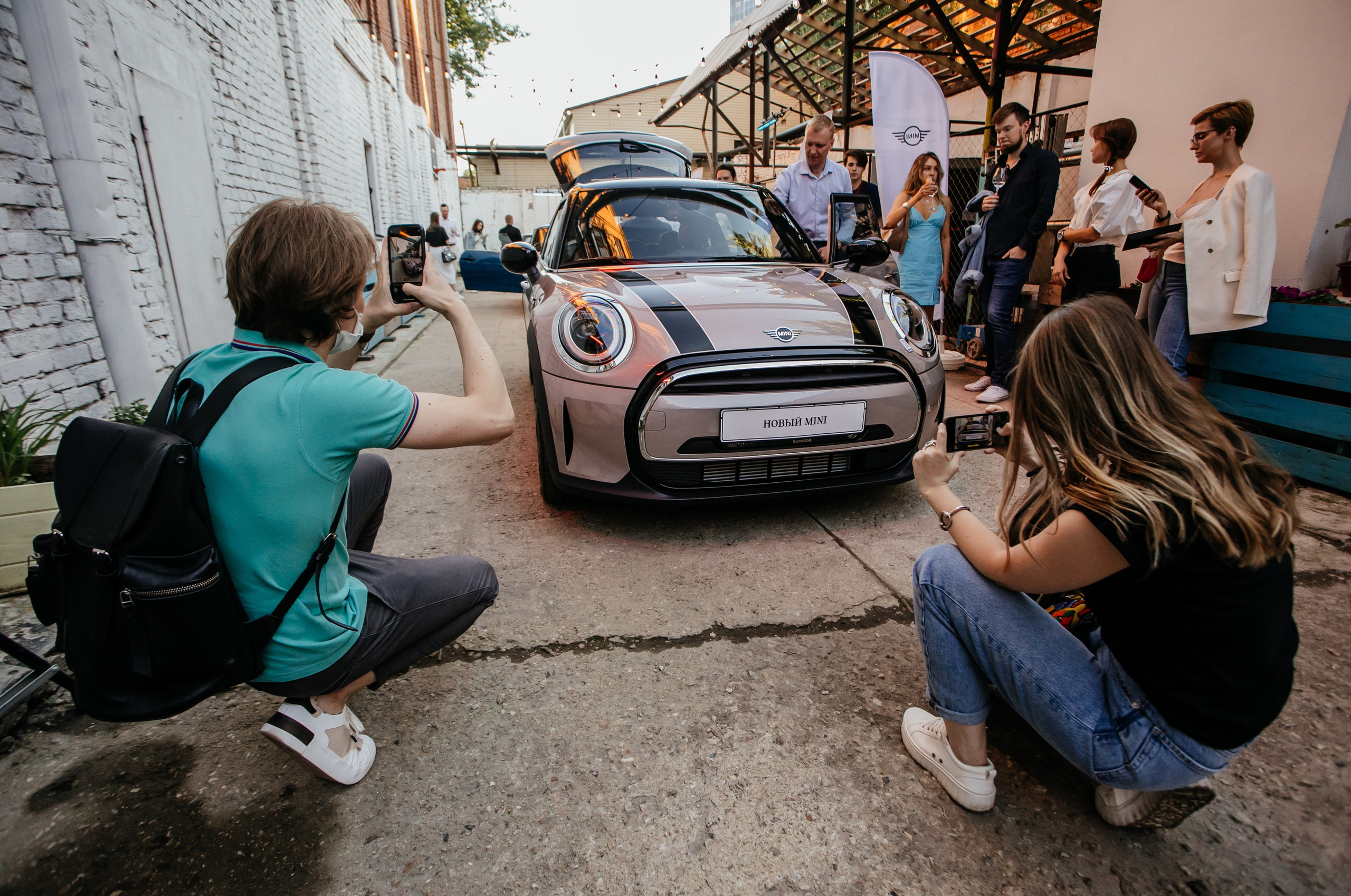 New MINI Cooper в Гоголь Центре. Репортажный, event, концертный и backstage фотограф из Москвы Виталий Кривцов