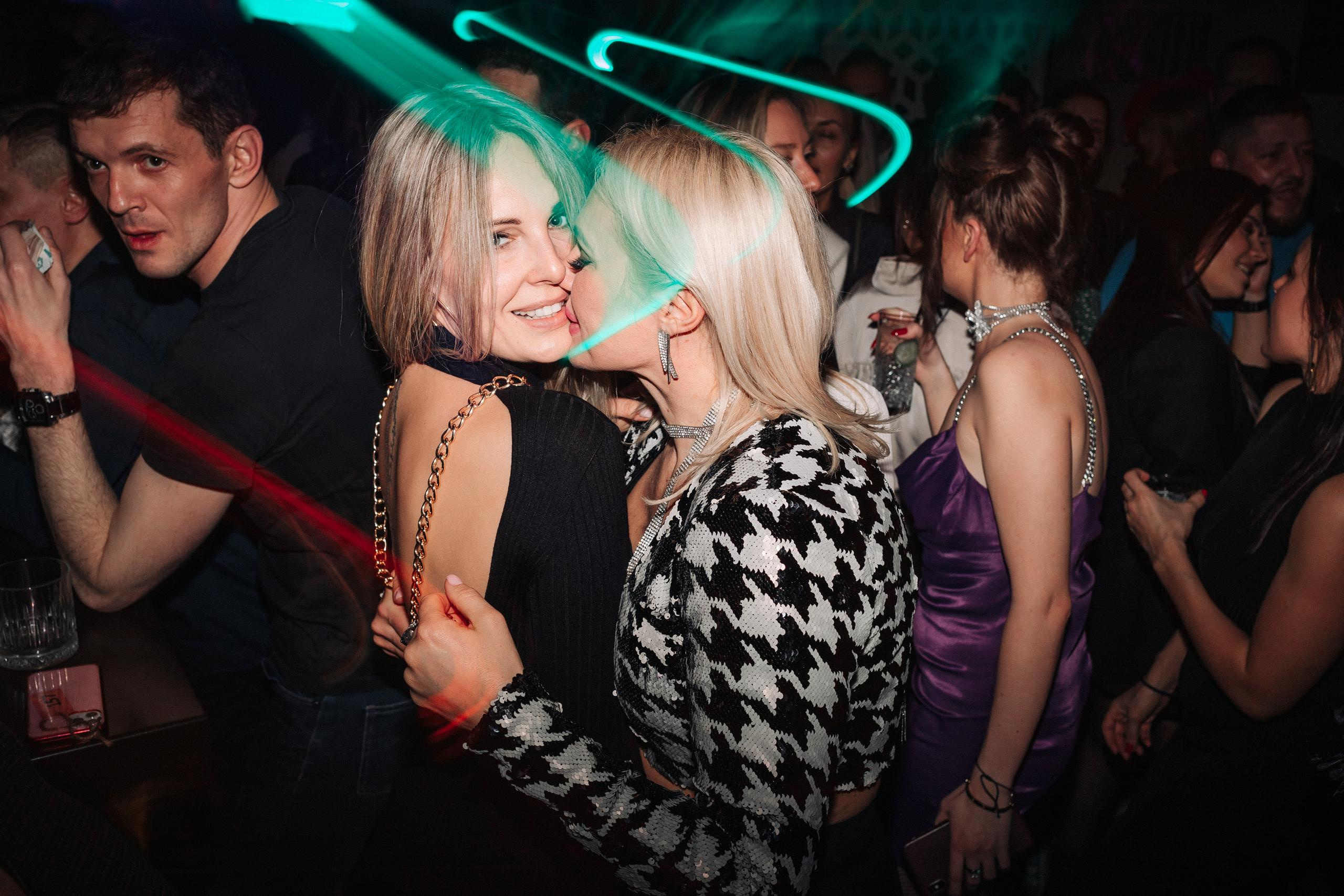 CHOCOLATE [18 YEARS]. СВОИ. ФОТООТЧЕТЫ-СОБЫТИЯ-МЕСТА