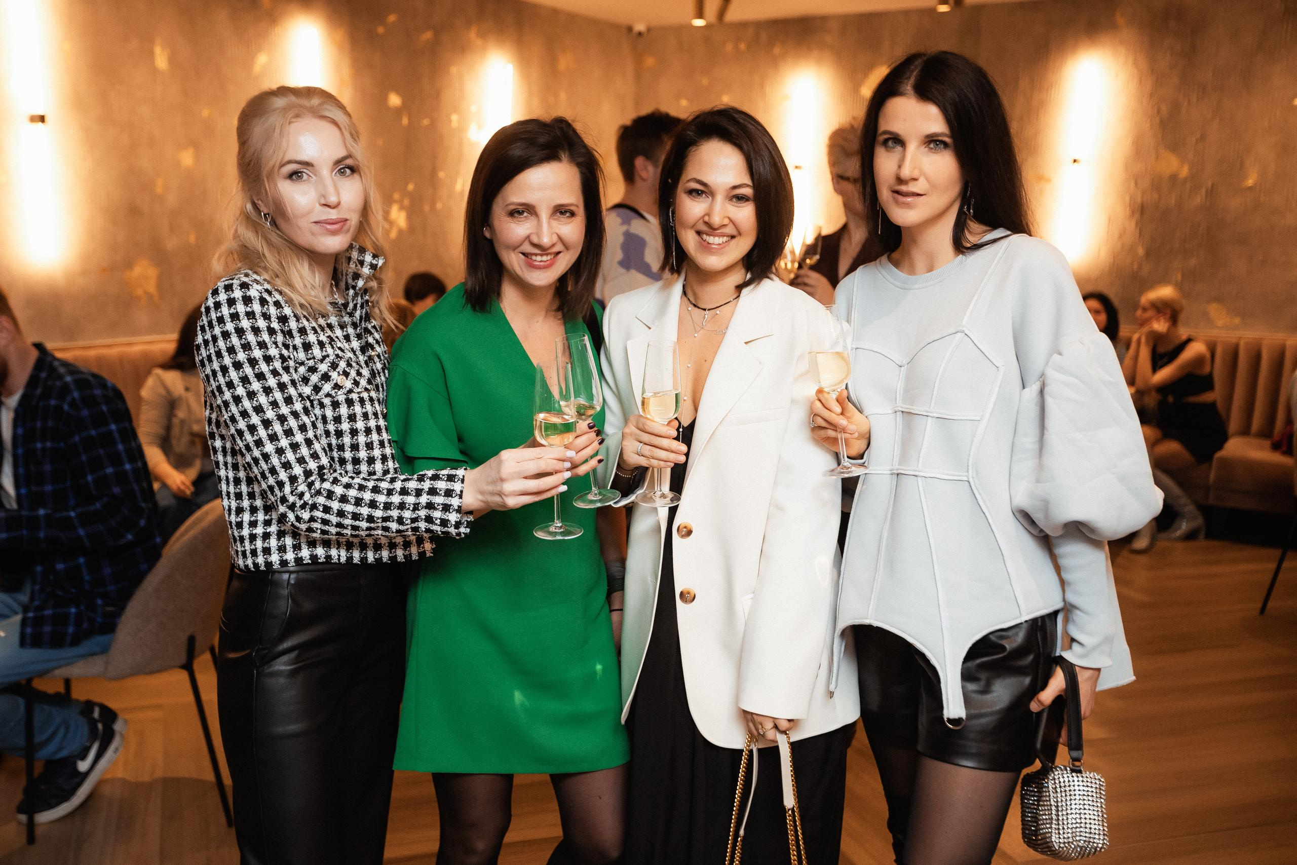 МОМЕНТЫ [ОТКРЫТИЕ]. СВОИ. ФОТООТЧЕТЫ-СОБЫТИЯ-МЕСТА