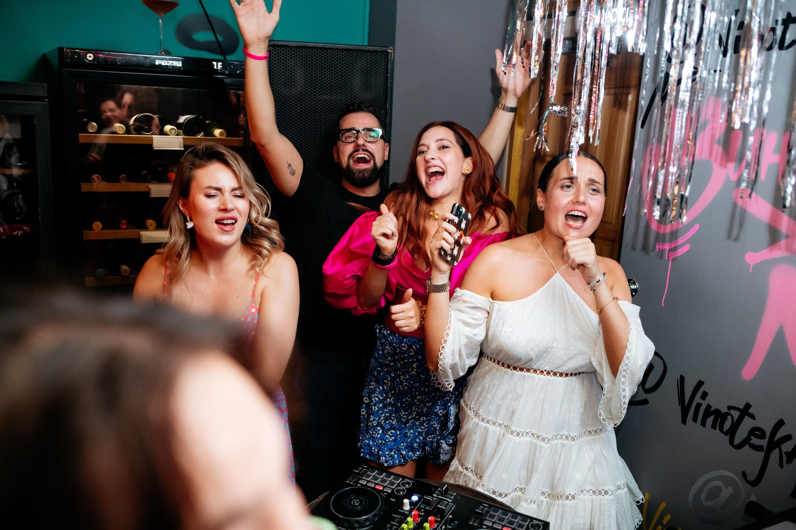 ВИНОТЕКА БАР х МАГАЗ [1 ГОД]. СВОИ. ФОТООТЧЕТЫ-СОБЫТИЯ-МЕСТА